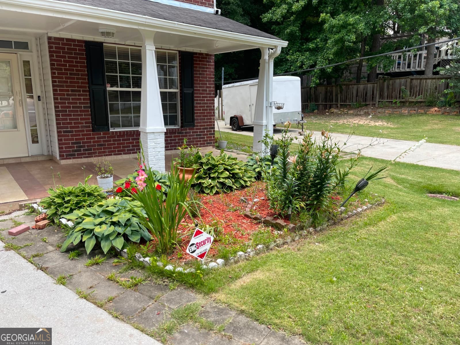 760 Wymill Road Property Photo 2