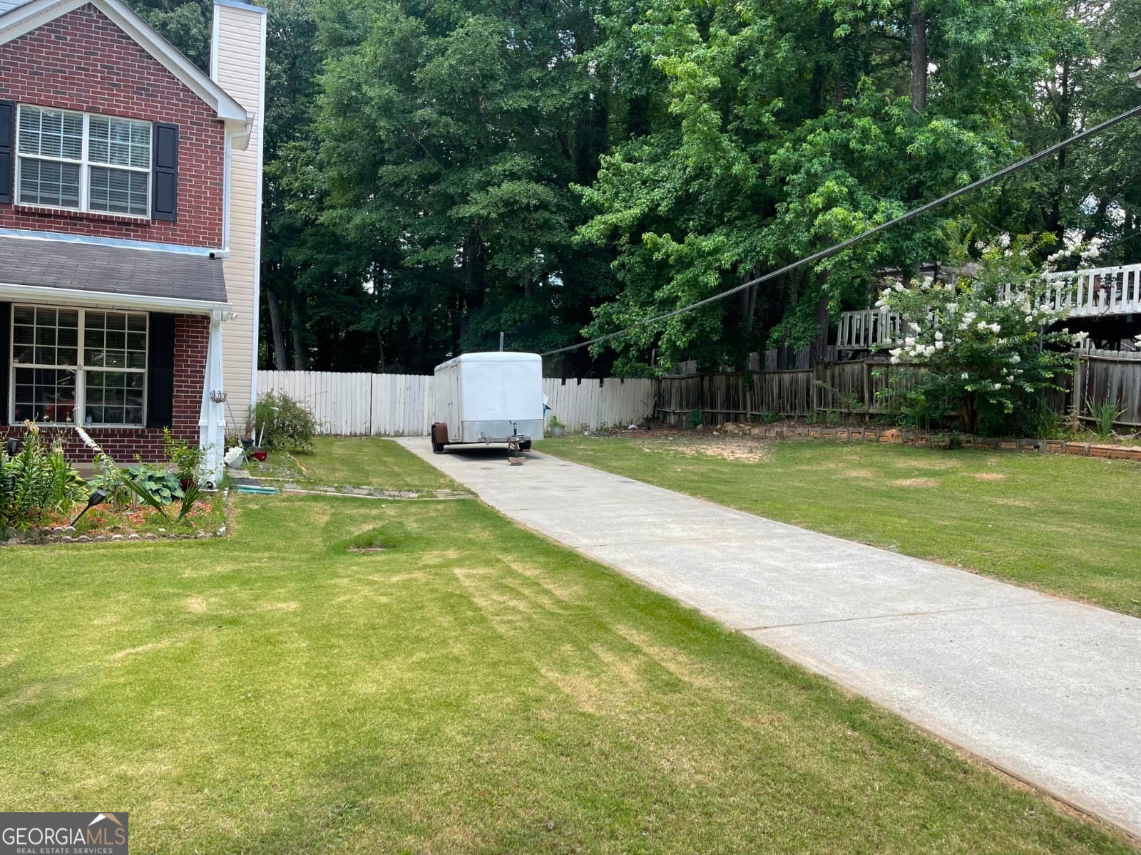 760 Wymill Road Property Photo 3