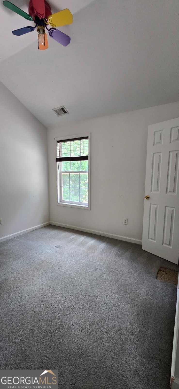 760 Wymill Road Property Photo 10