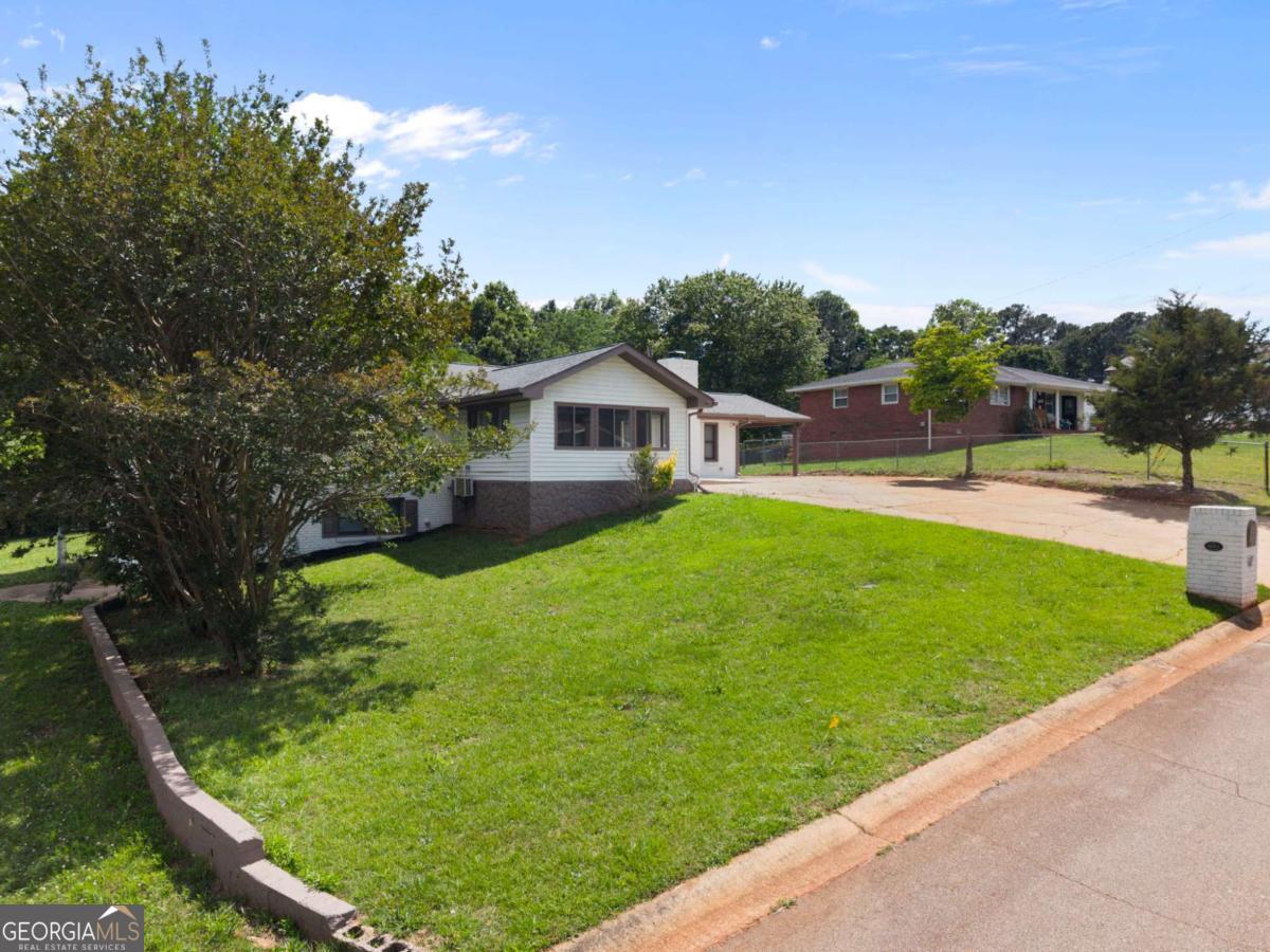 6684 Birch Road Property Photo 4