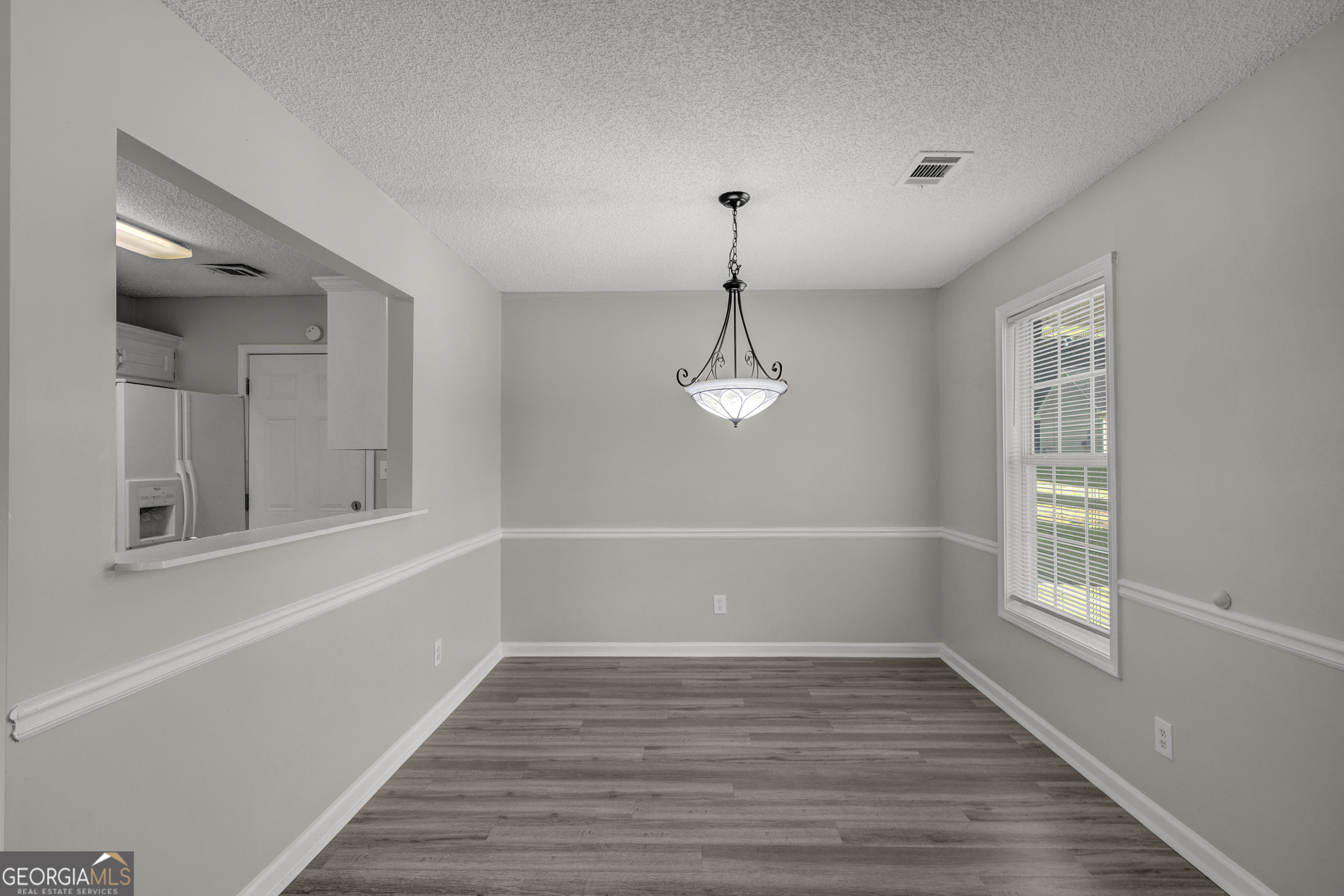 1509 N Hampton Court Property Photo 5