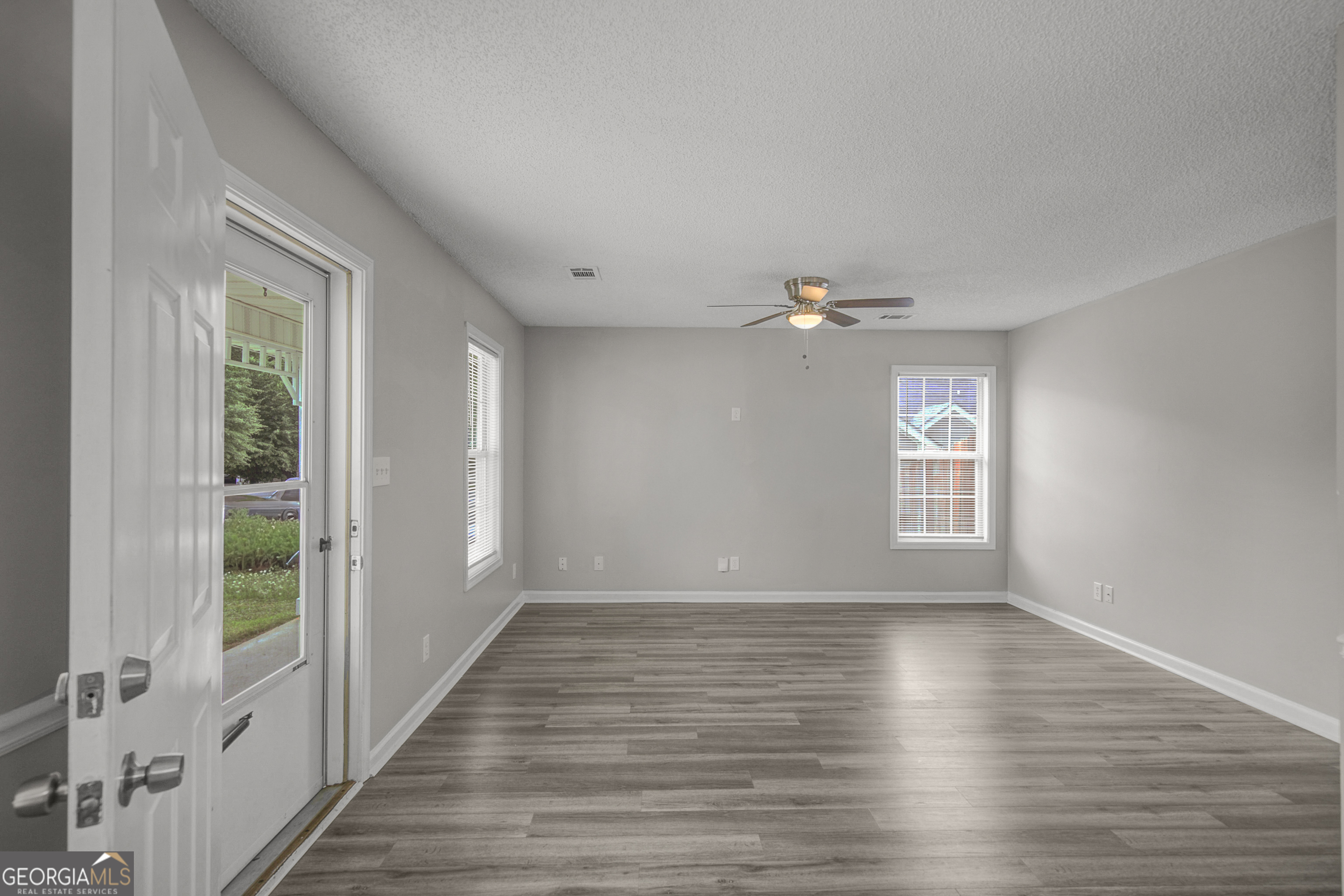 1509 N Hampton Court Property Photo 7
