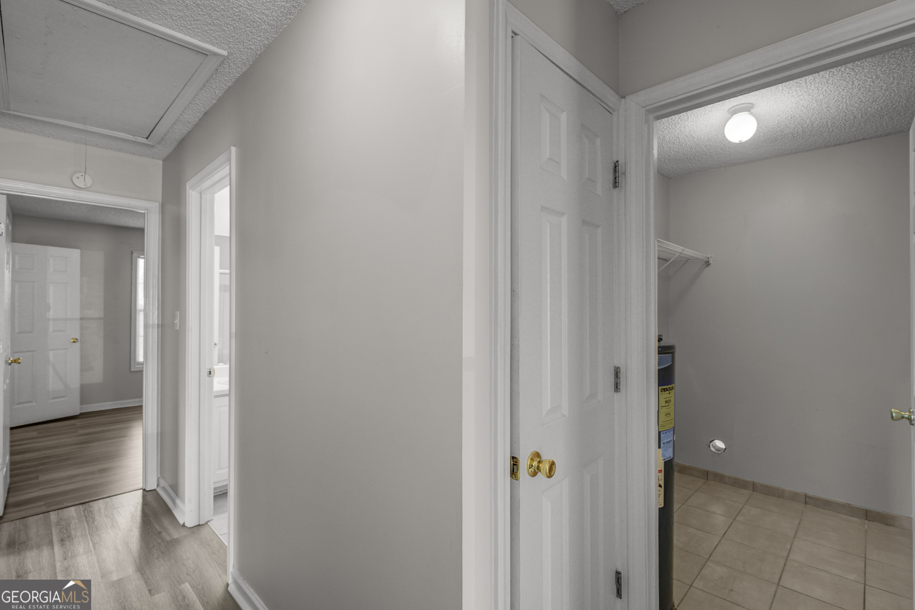1509 N Hampton Court Property Photo 14