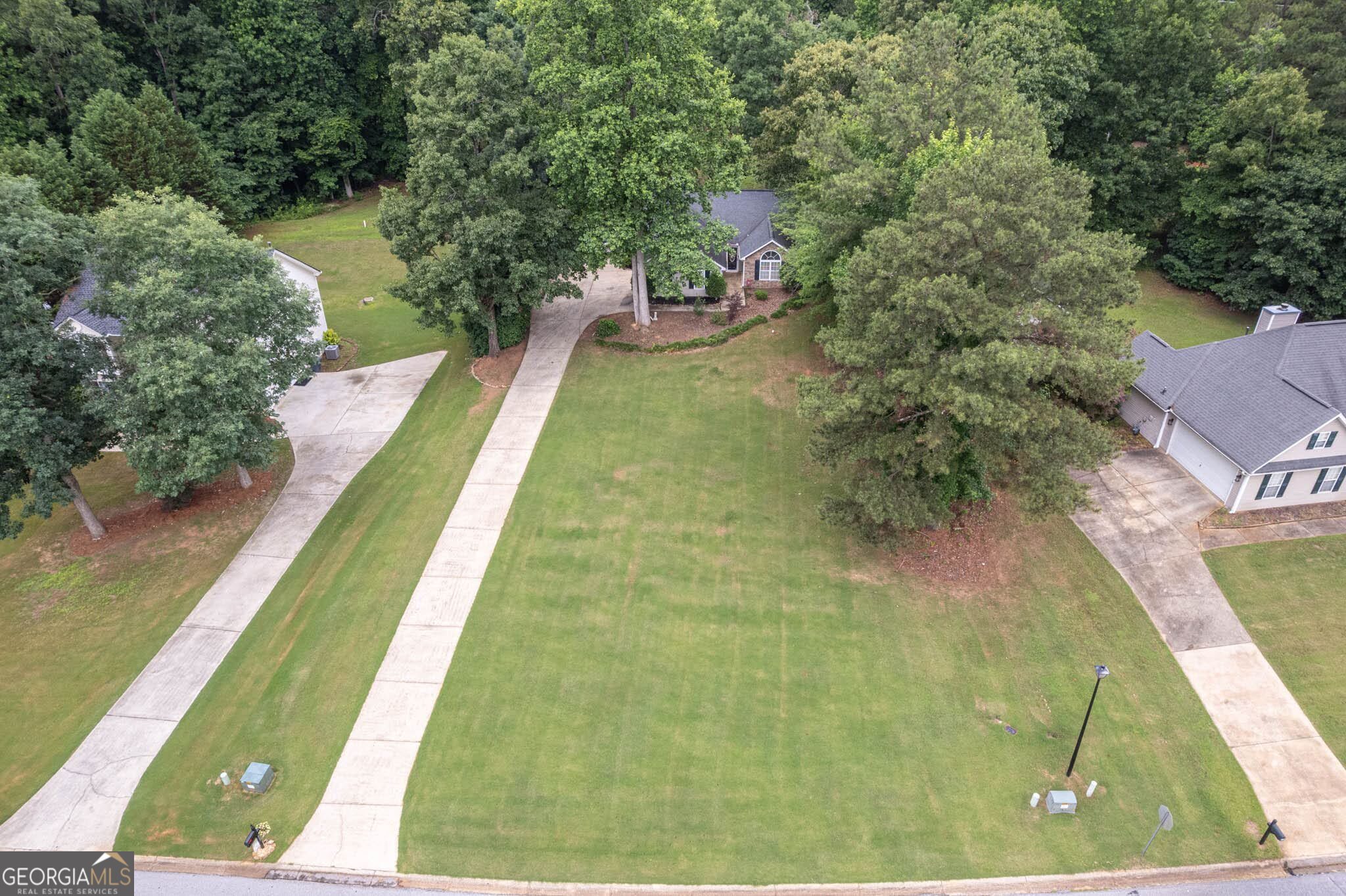 605 Freeman Drive Property Photo 4