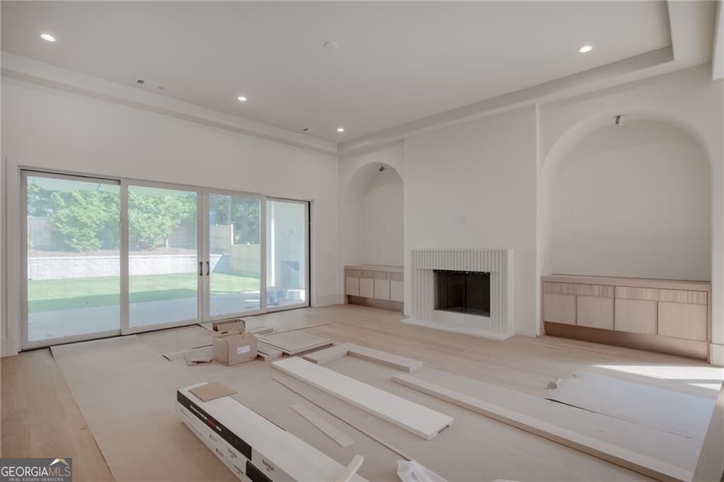 305 Hook Street Property Photo 8