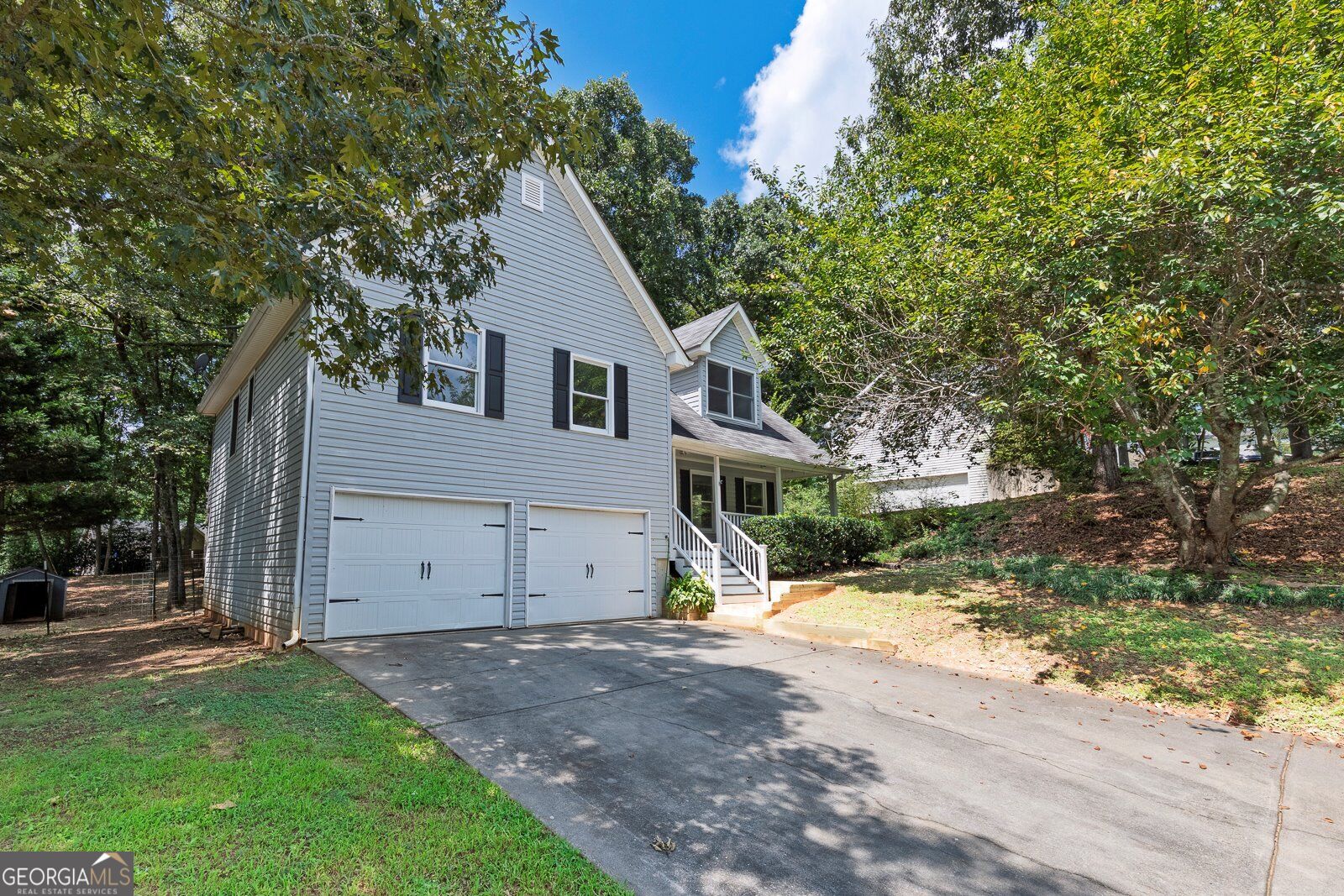 228 Hawkins Farm Circle Property Photo 2