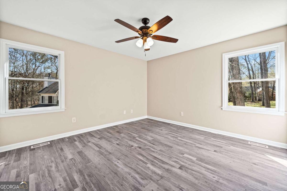 228 Hawkins Farm Circle Property Photo 20