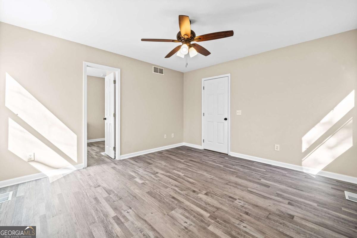 228 Hawkins Farm Circle Property Photo 21