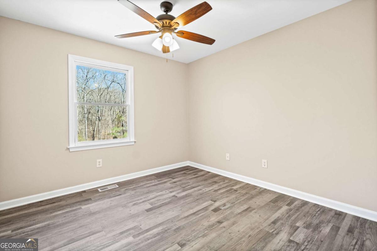 228 Hawkins Farm Circle Property Photo 28