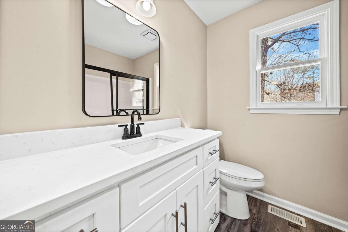 228 Hawkins Farm Circle Property Photo 30