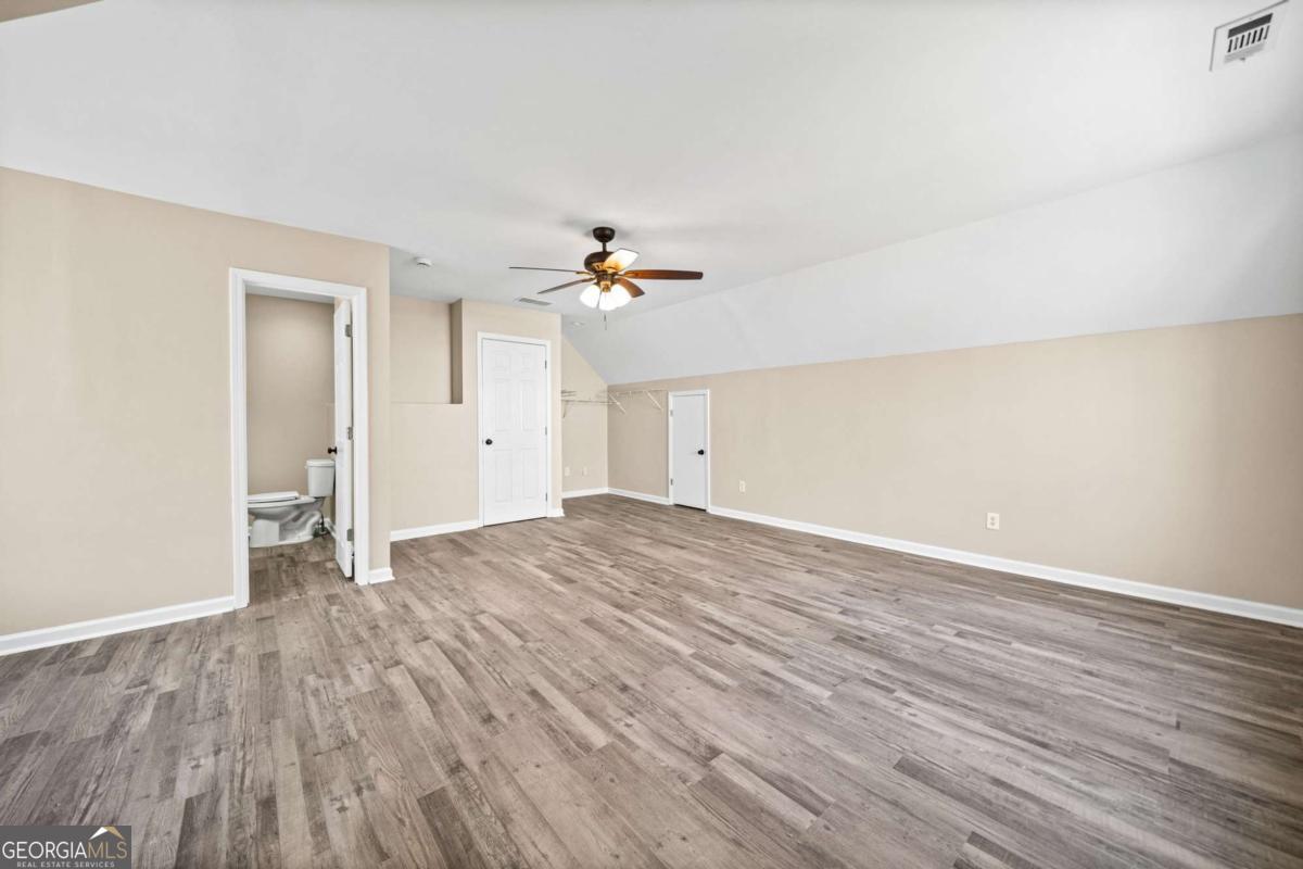 228 Hawkins Farm Circle Property Photo 32