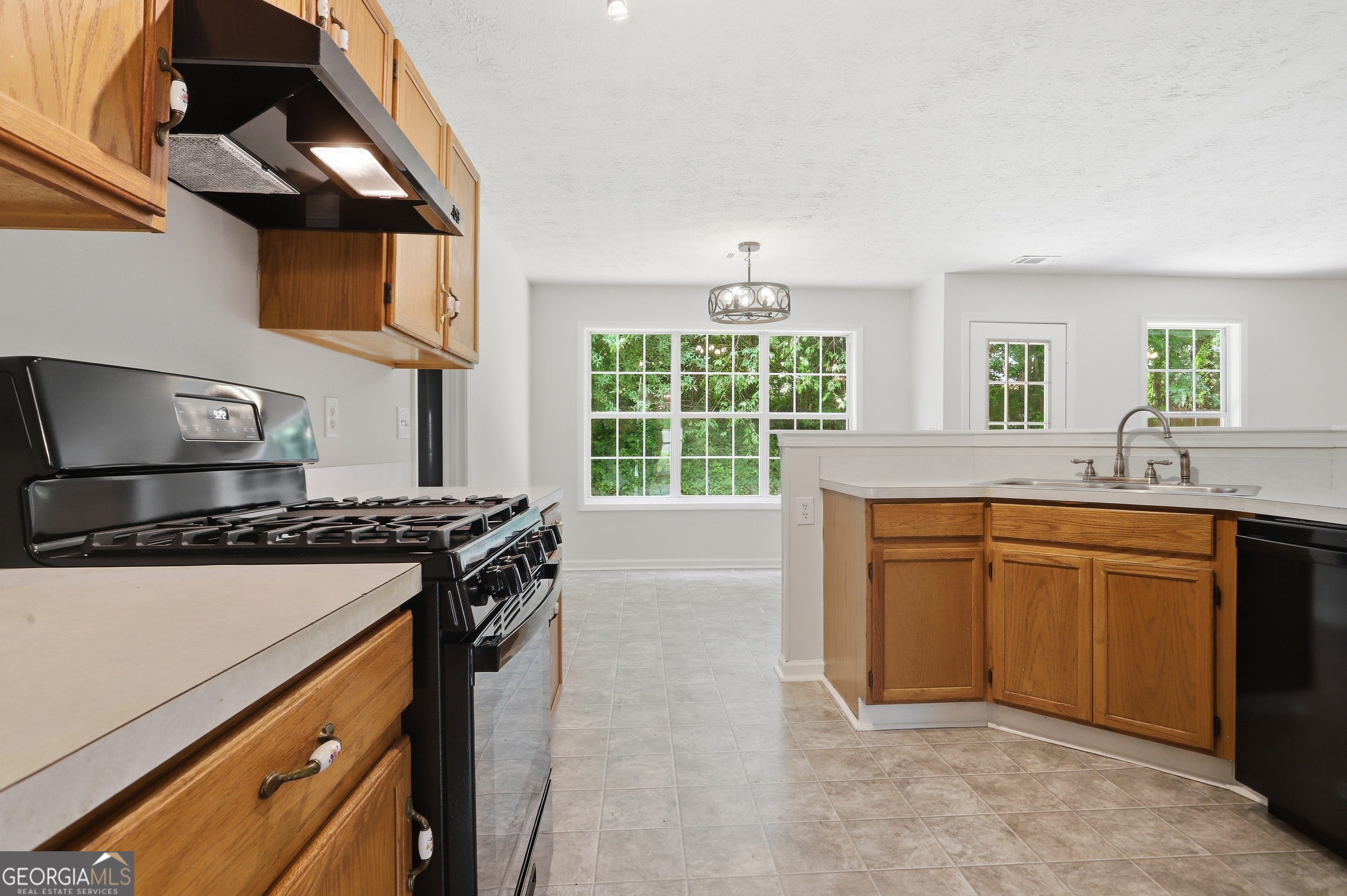 682 Stonemill Manor Property Photo 6