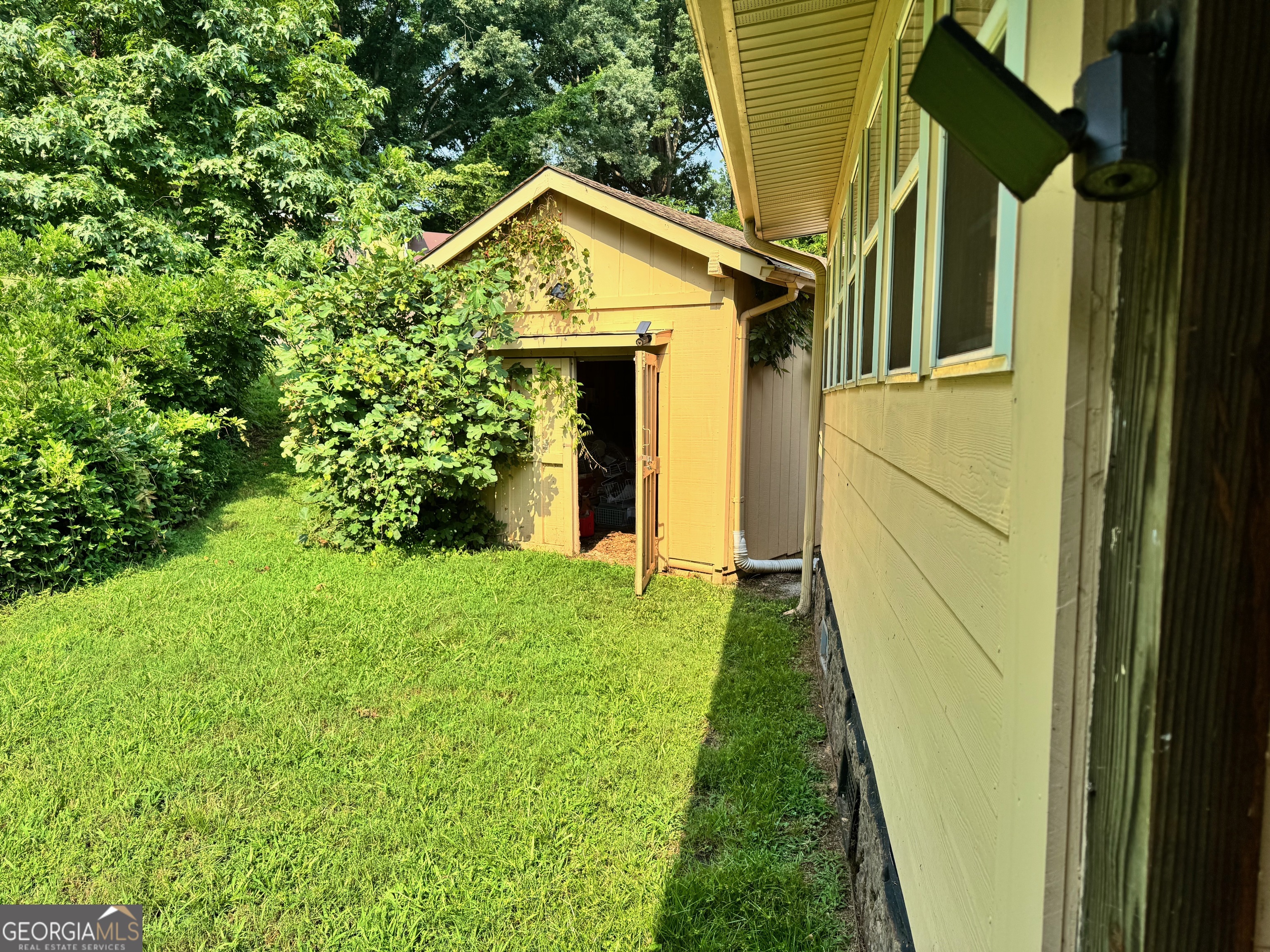 3091 Browns Bridge Road Property Photo 3