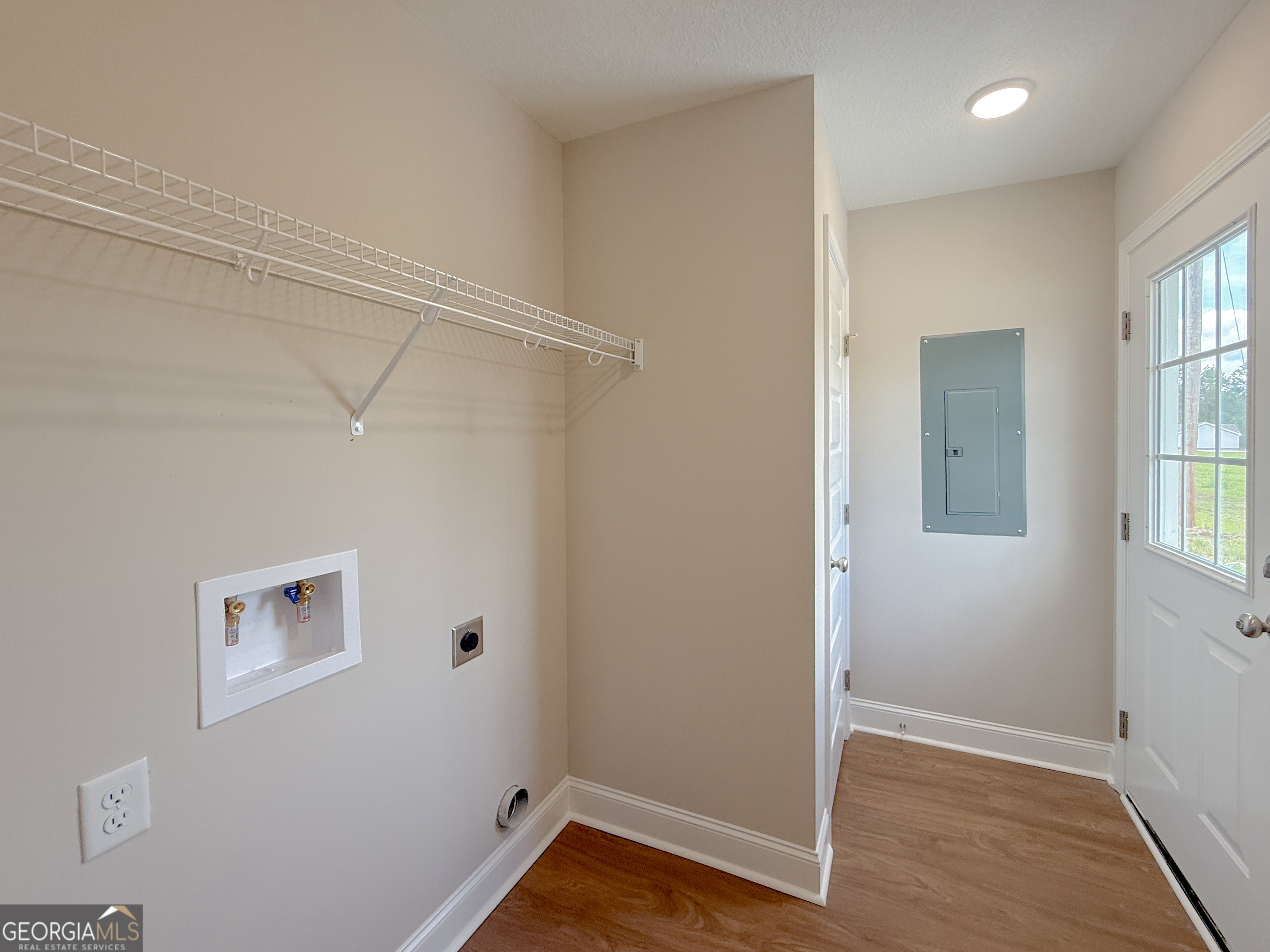3923 Mosley Road Property Photo 7
