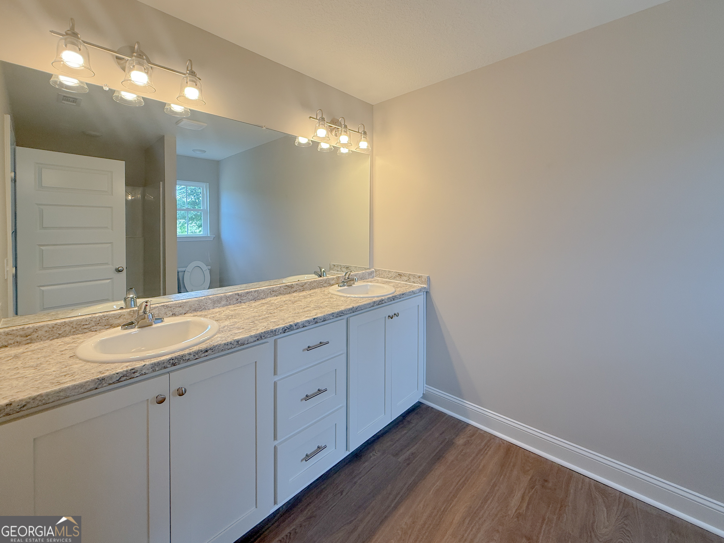 3923 Mosley Road Property Photo 12