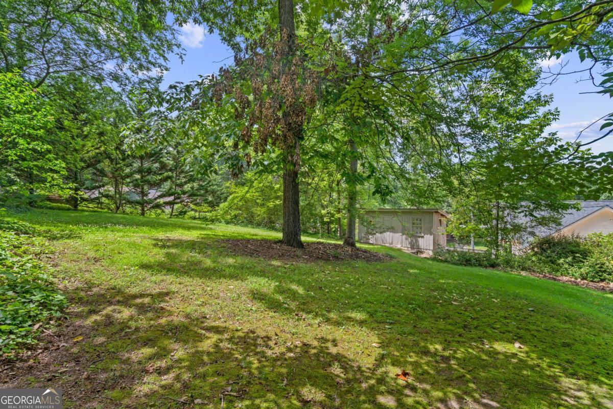 204 Sherwood Drive Property Photo 5