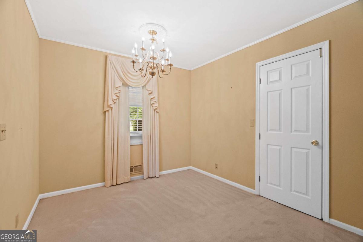 204 Sherwood Drive Property Photo 8