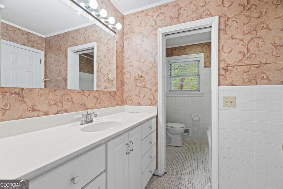 204 Sherwood Drive Property Photo 19
