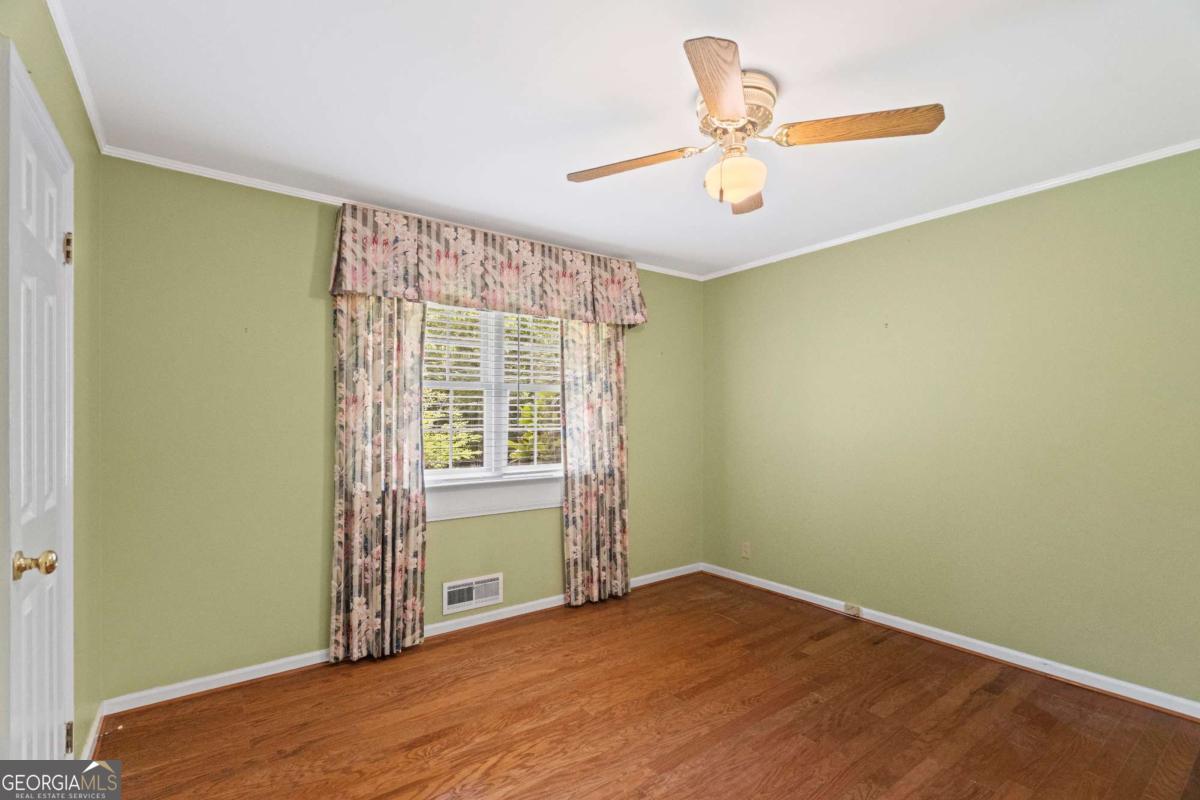 204 Sherwood Drive Property Photo 25