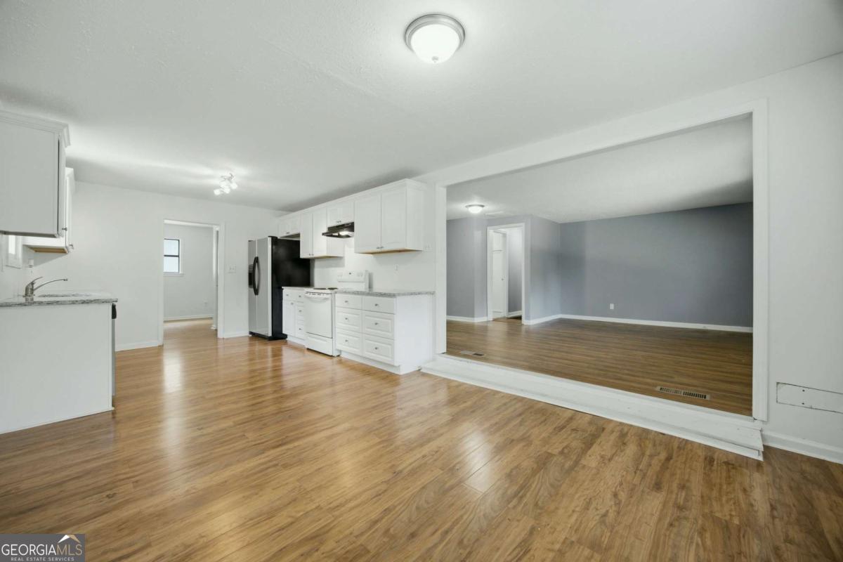 5232 Trudy Circle Property Photo 7