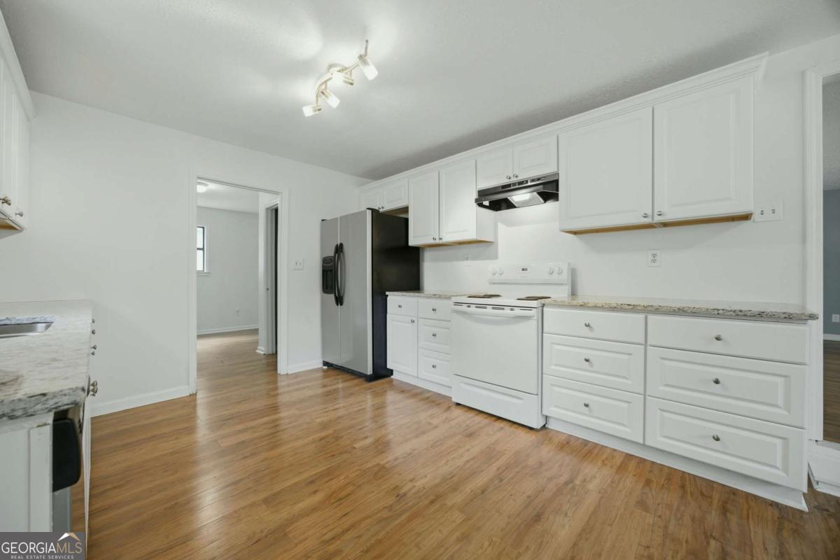 5232 Trudy Circle Property Photo 8