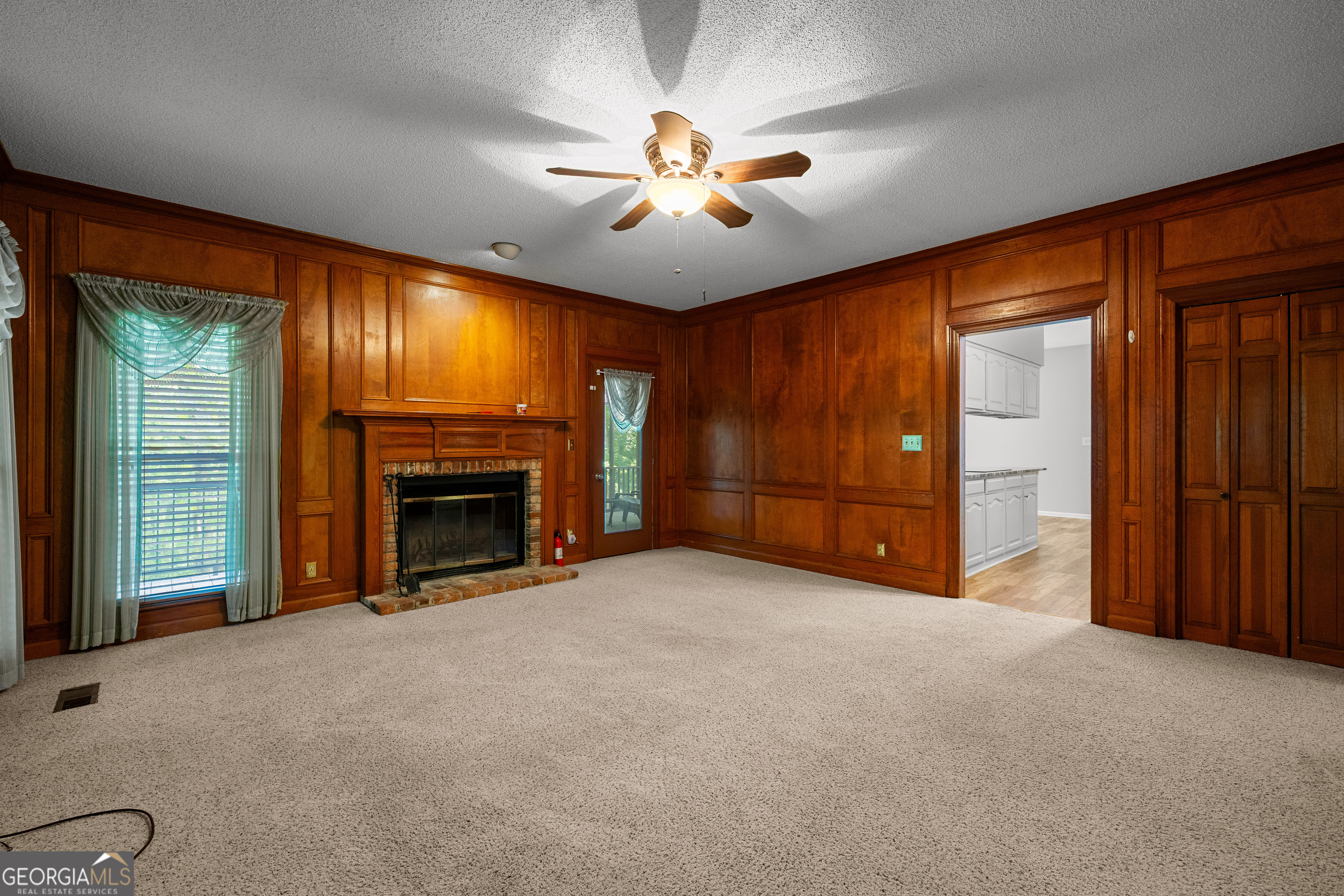 214 Highland Trail Property Photo 7