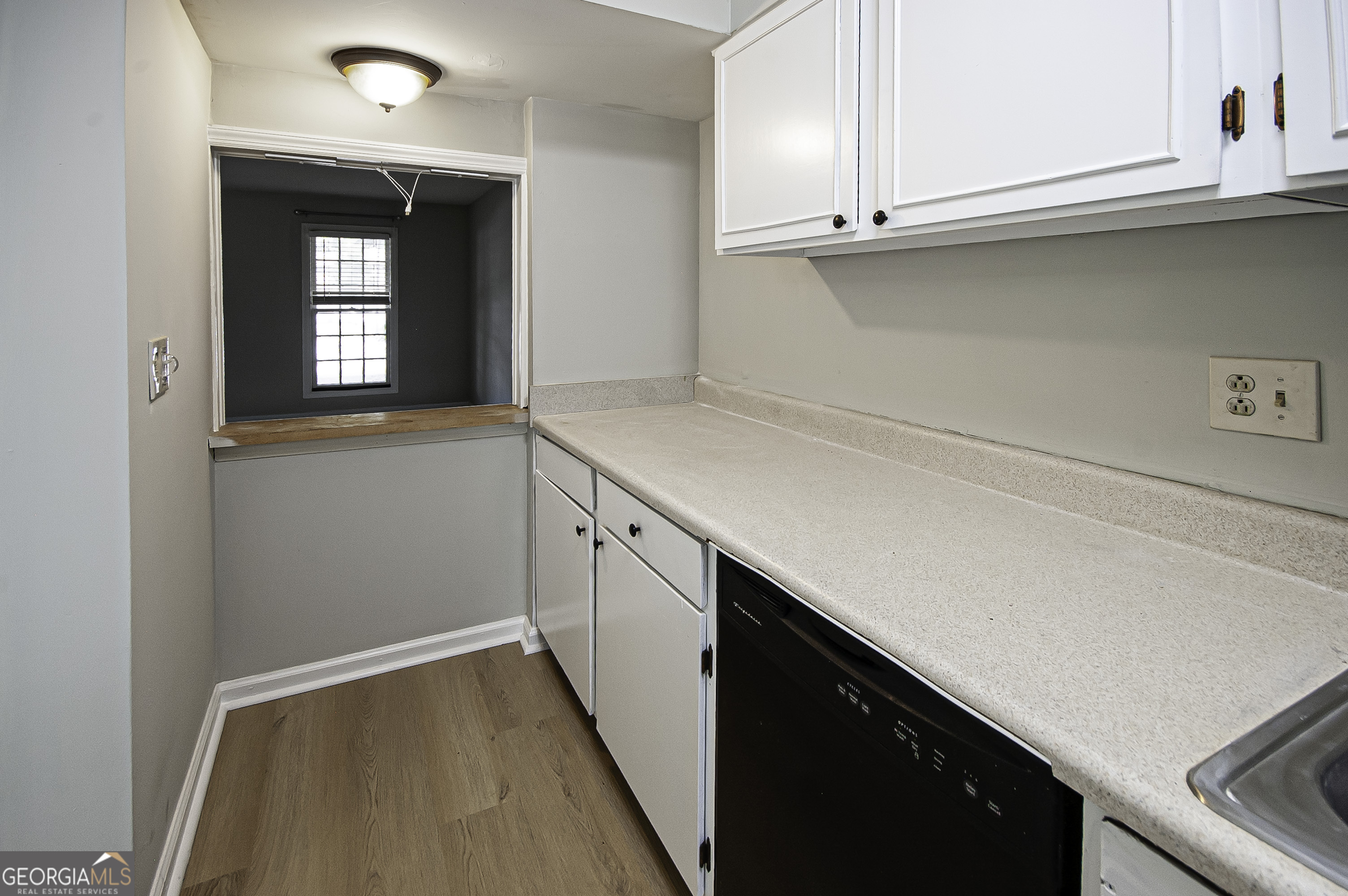 3099 Colonial Way Unit M Property Photo 9