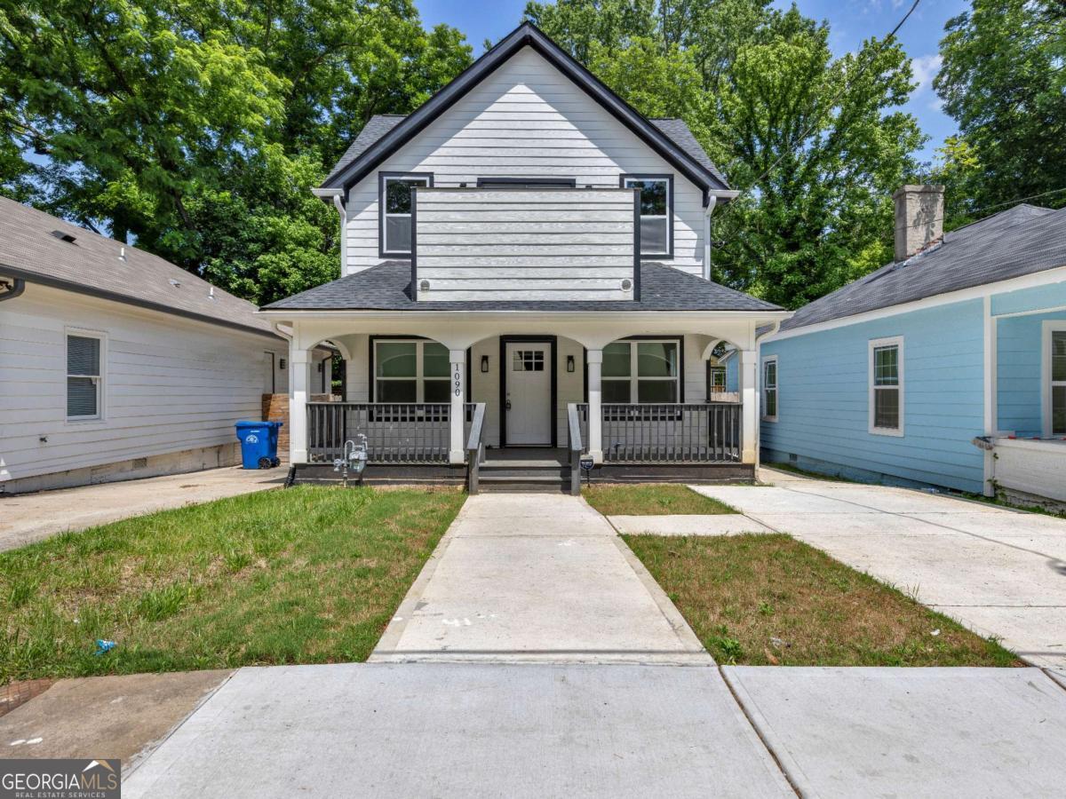 1090 Mcdaniel Street SW Property Photo 1