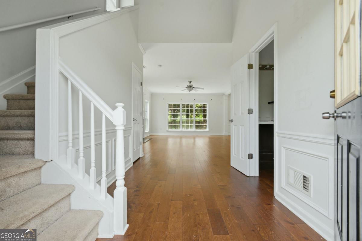 619 Lullingstone Drive Se Property Photo 3