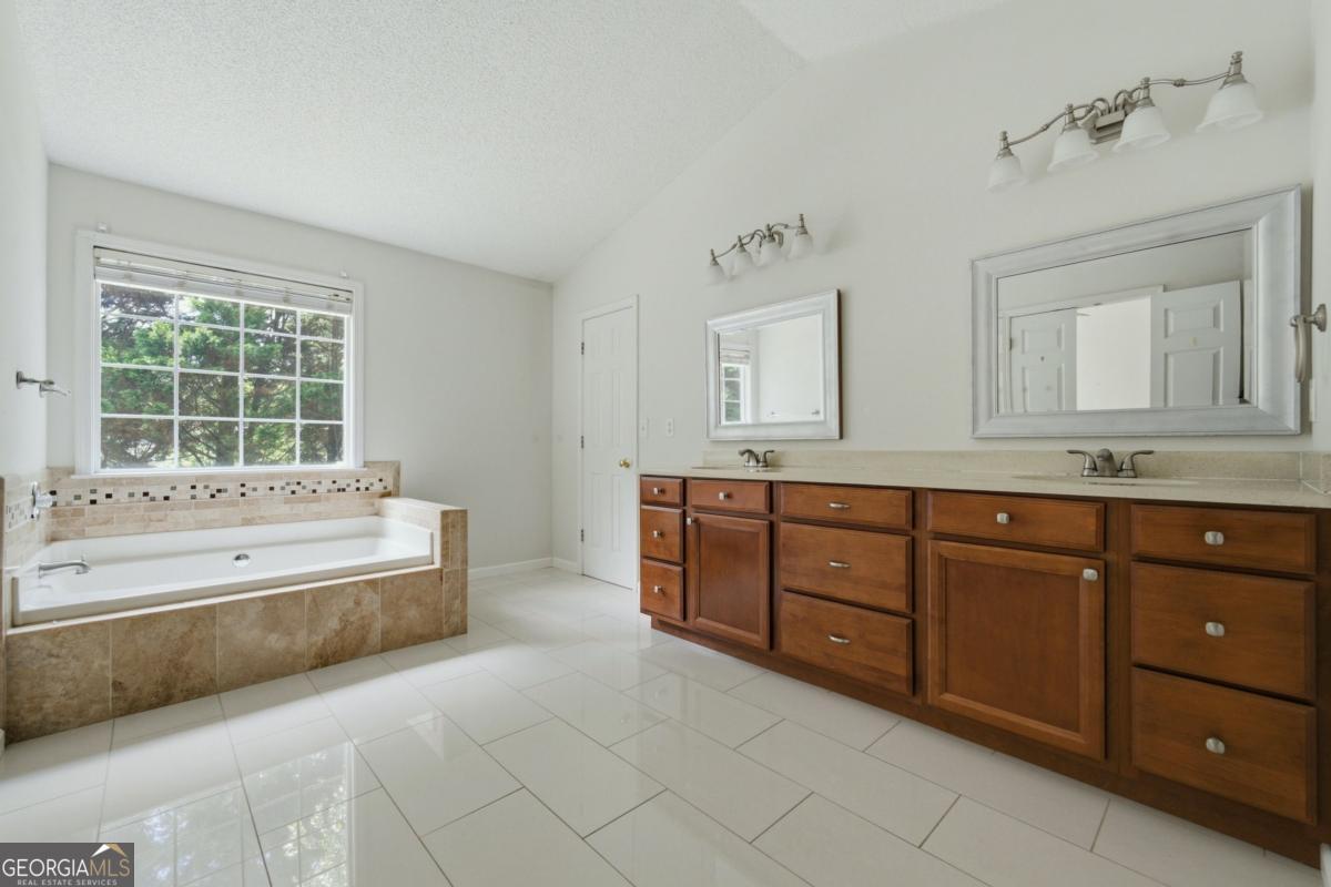 619 Lullingstone Drive Se Property Photo 26