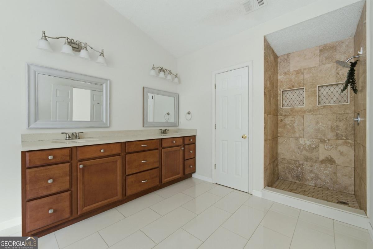 619 Lullingstone Drive Se Property Photo 28