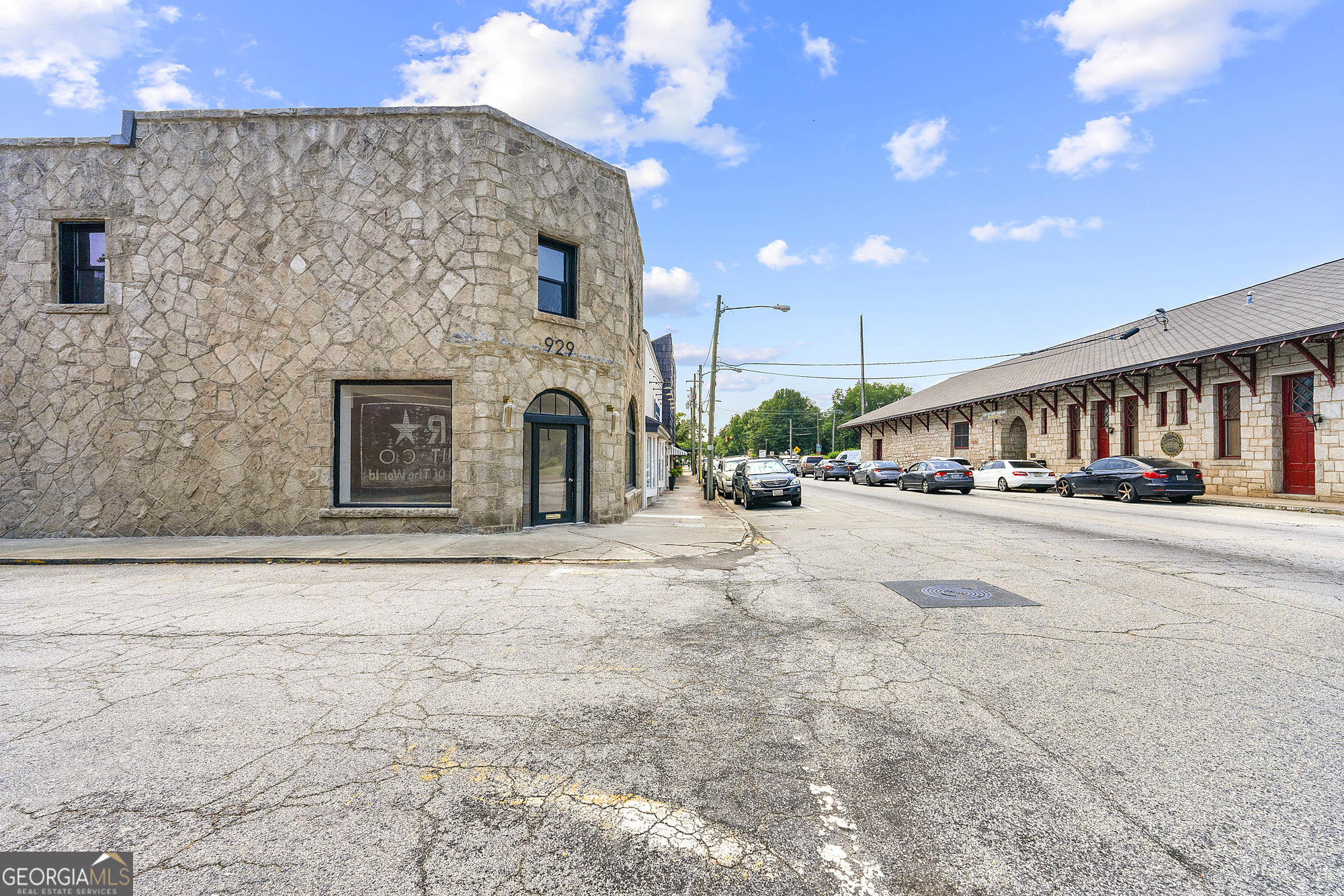 929 Main Street Property Photo 2