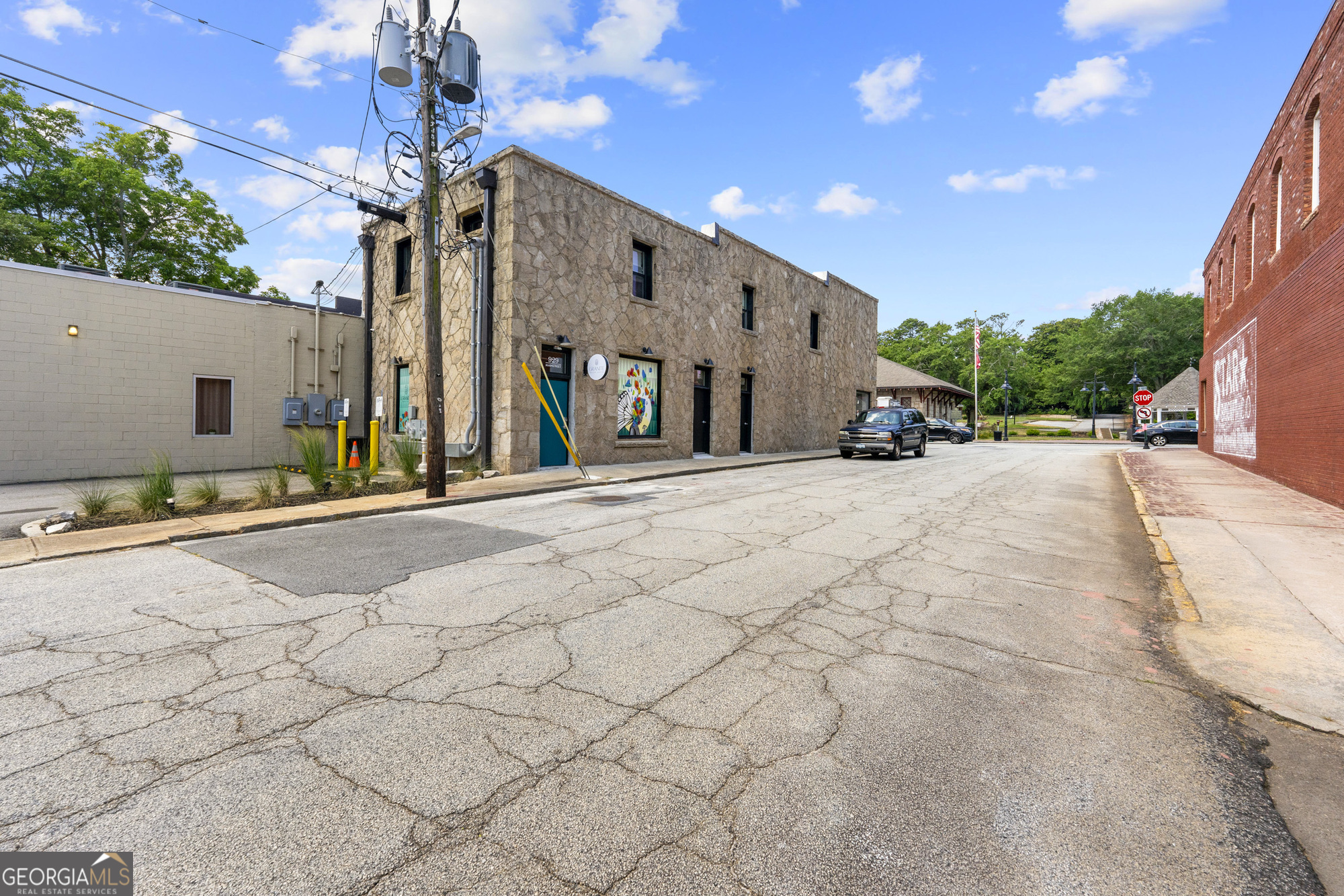 929 Main Street Property Photo 4