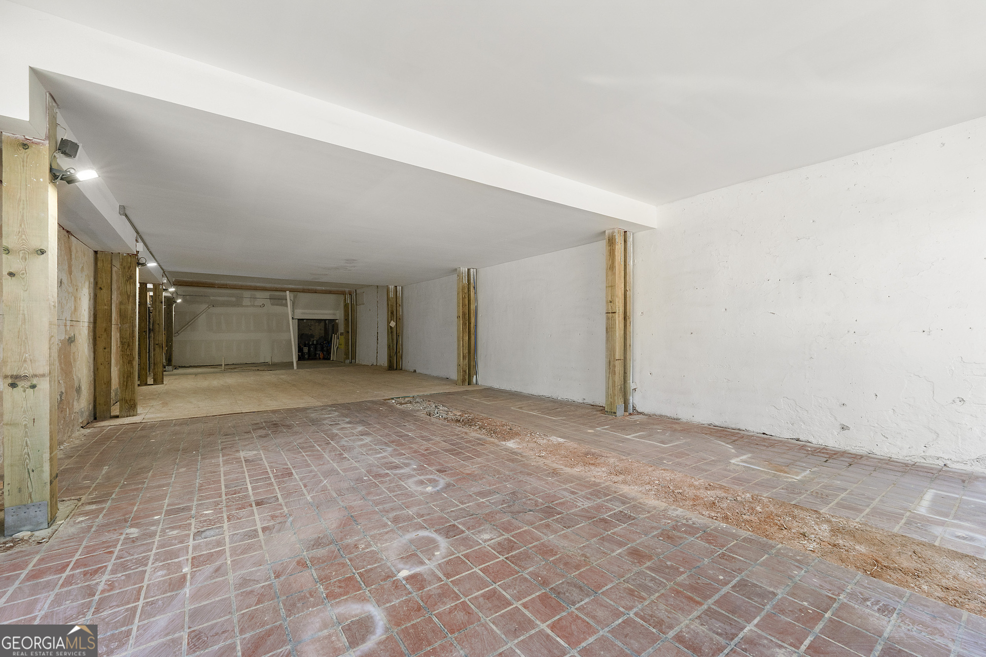 929 Main Street Property Photo 5