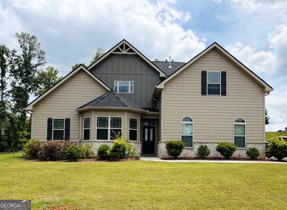 330 Darien Drive Property Photo 1