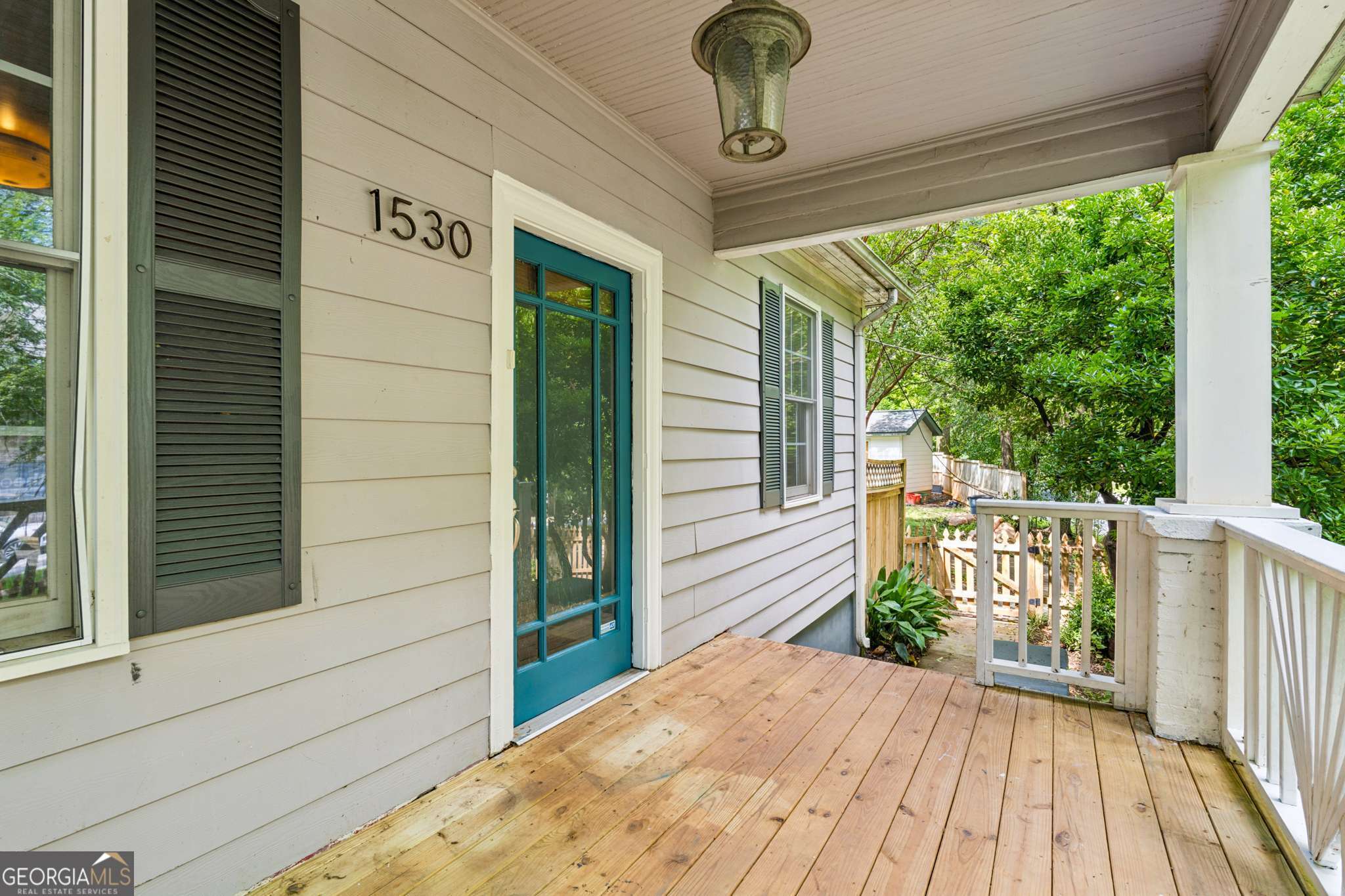 1530 Oakview Road Property Photo 1