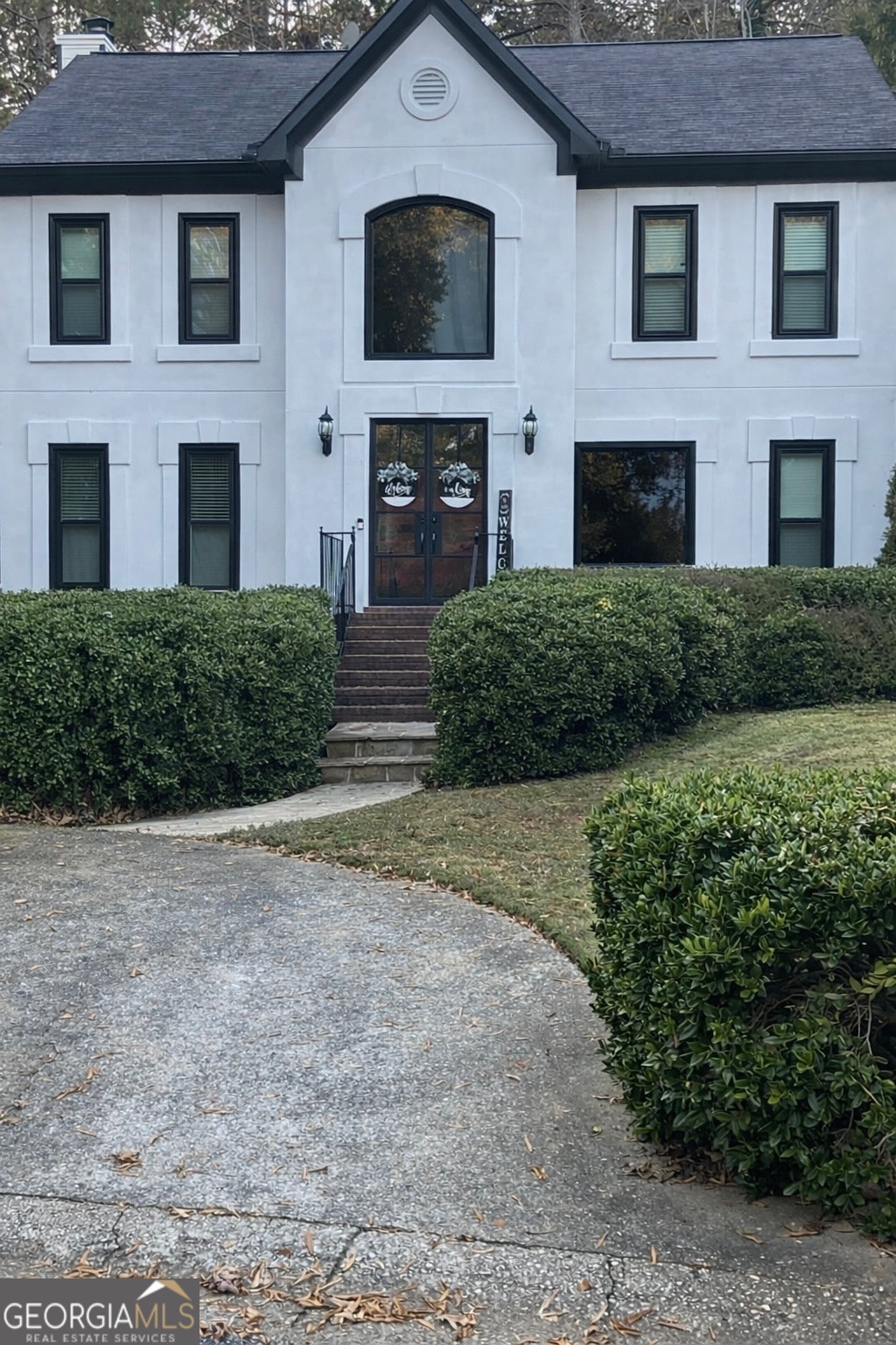 232 Eton Court SE