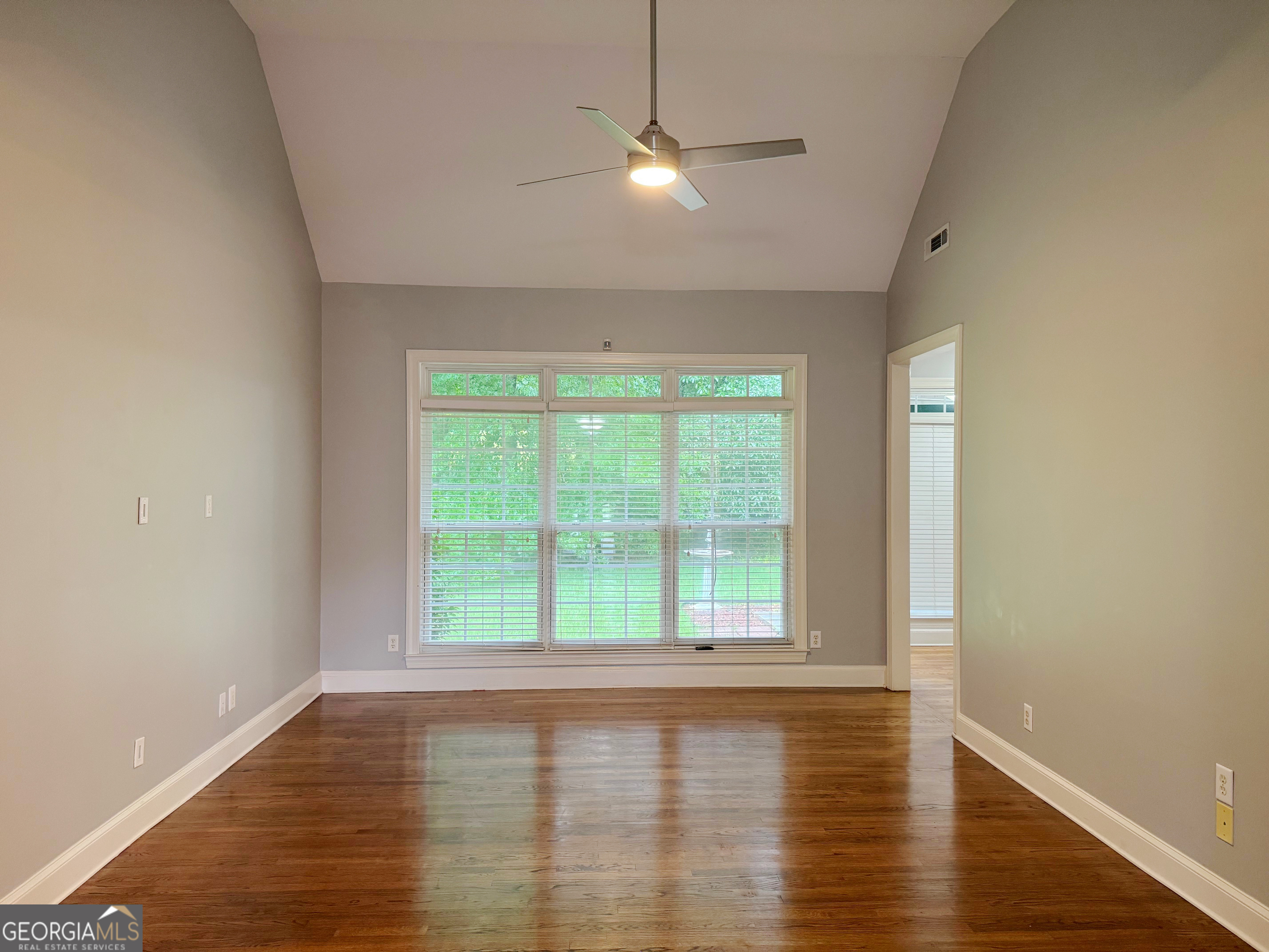 75 Wentworth Way Property Photo 2