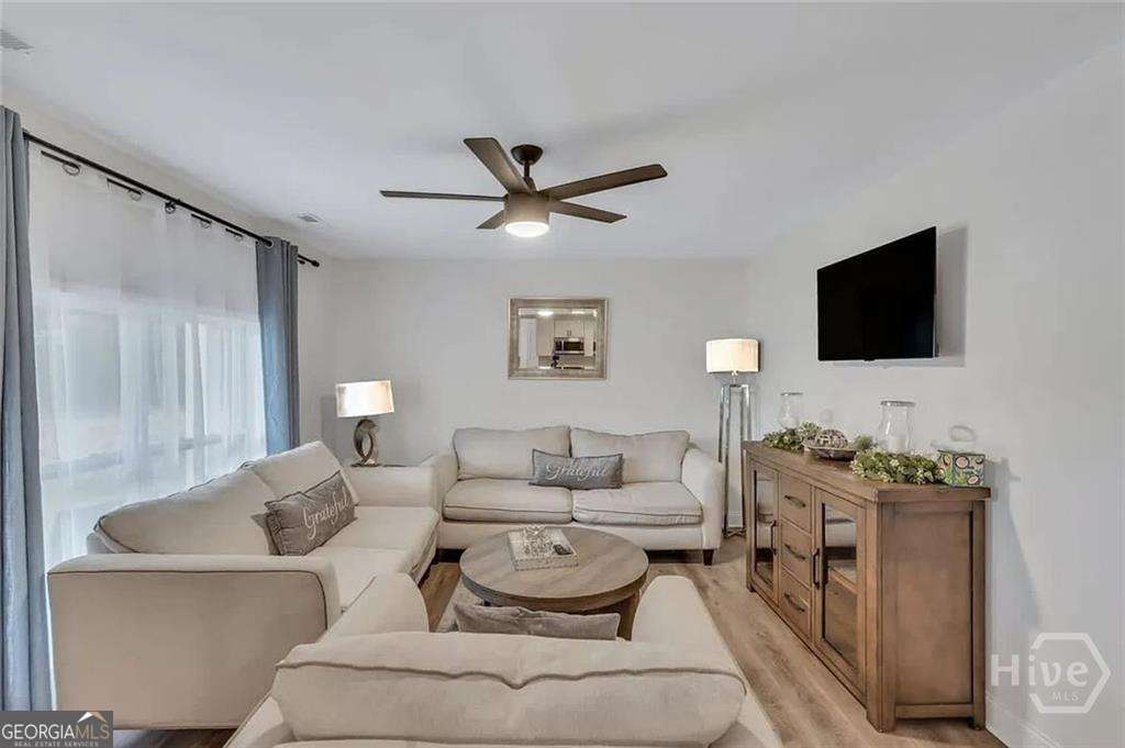 302 Manden Road Property Photo 7