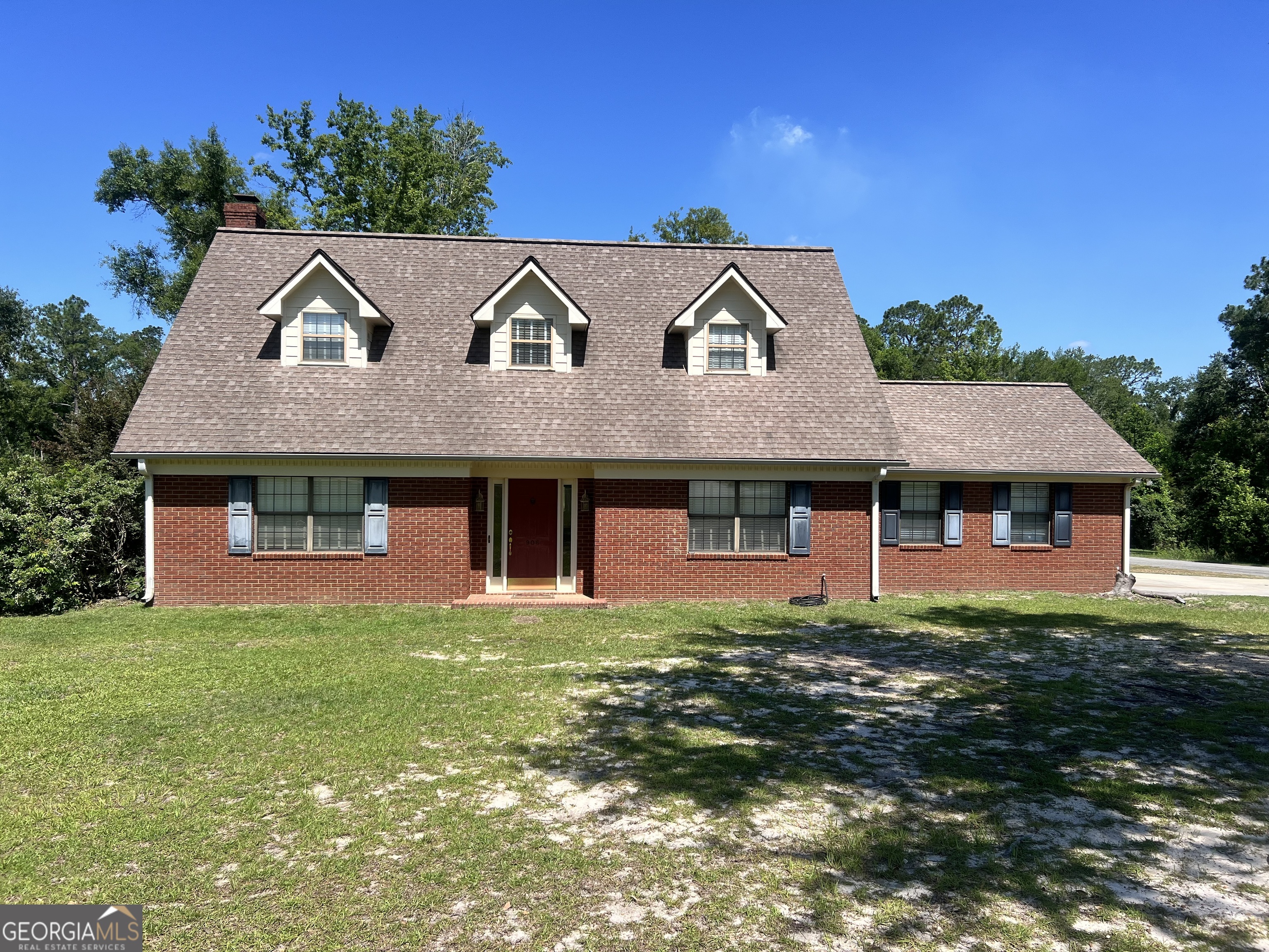 906 Mcallister Drive Property Photo 1
