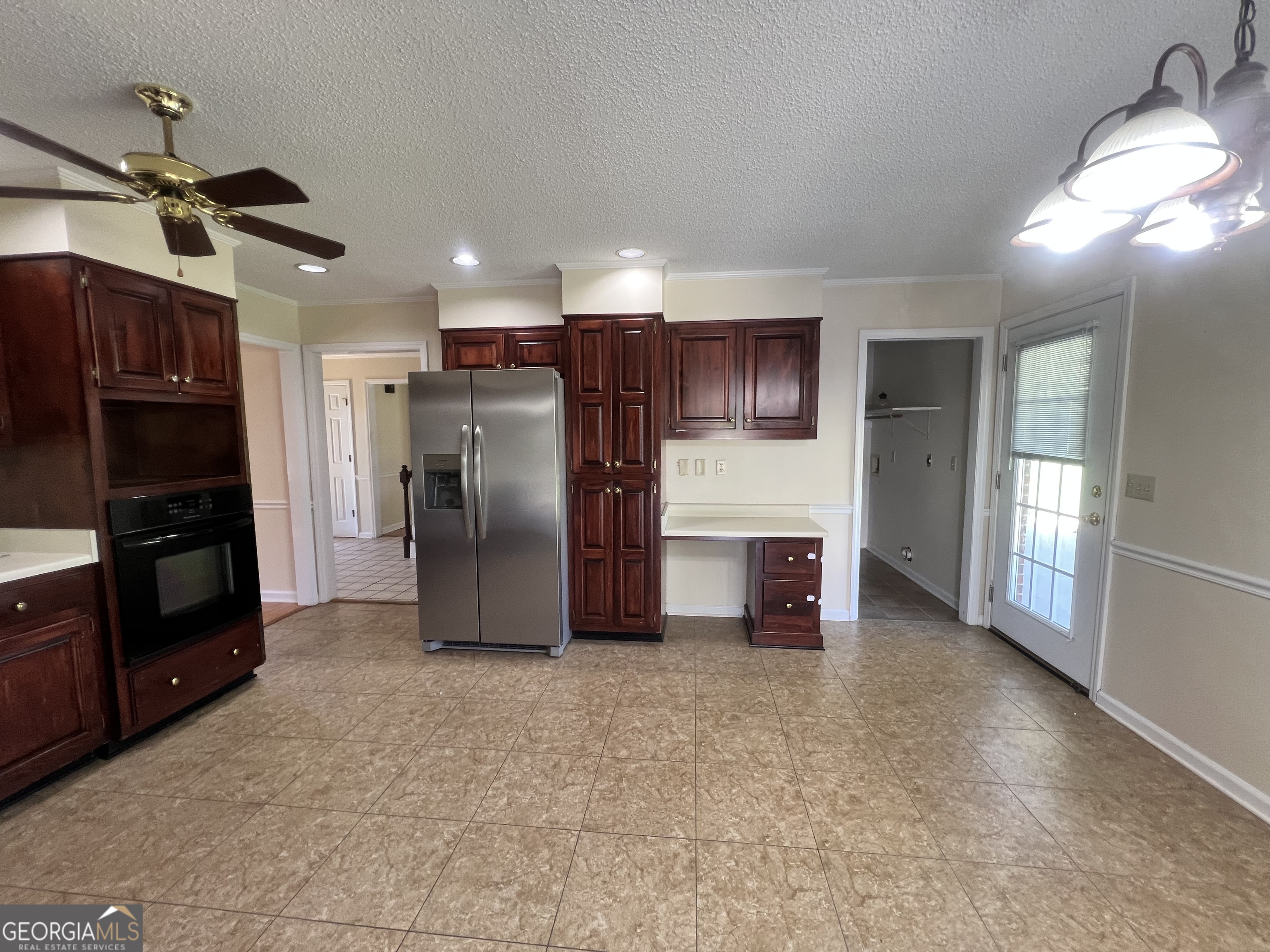 906 Mcallister Drive Property Photo 2