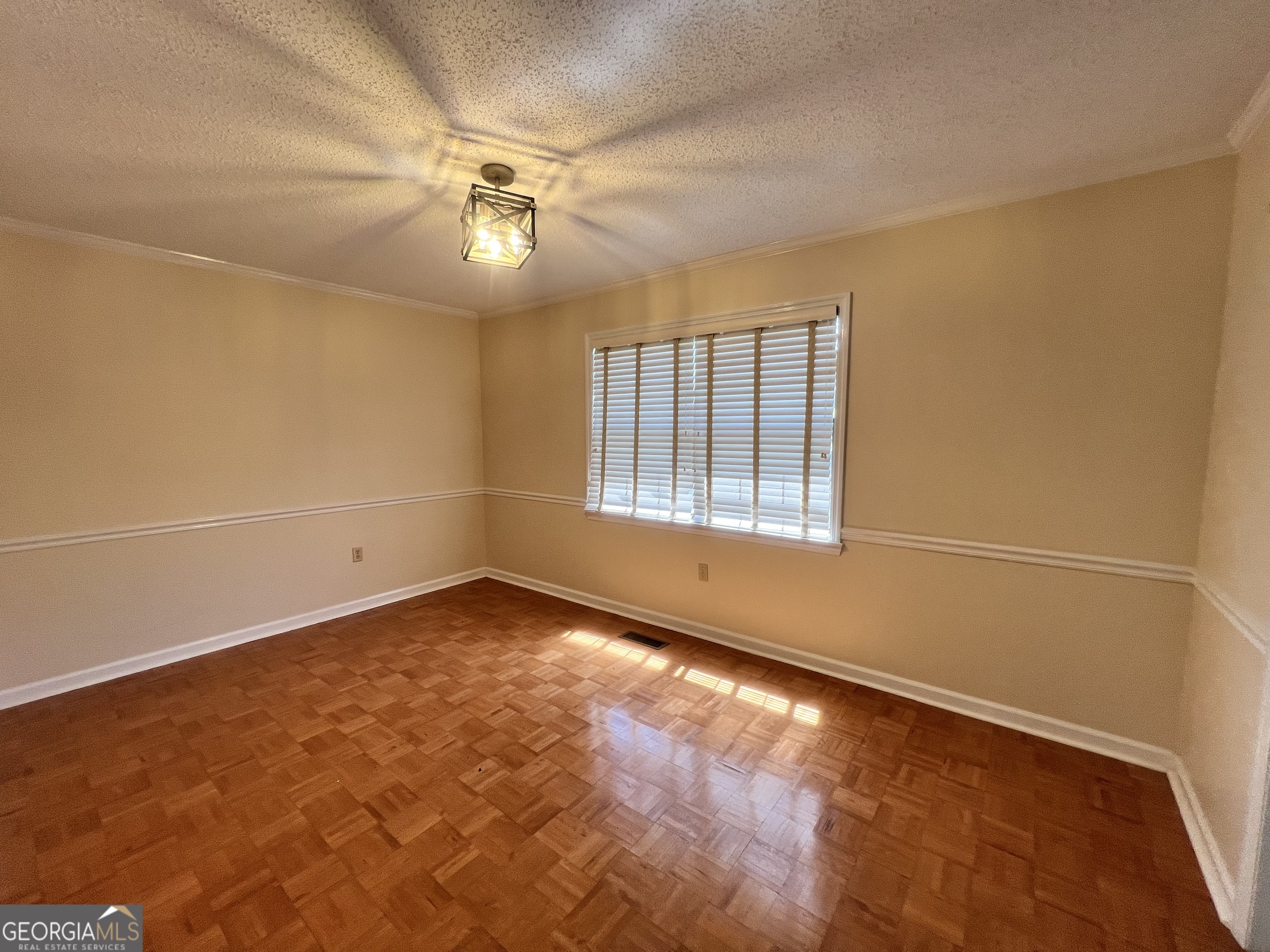906 Mcallister Drive Property Photo 5