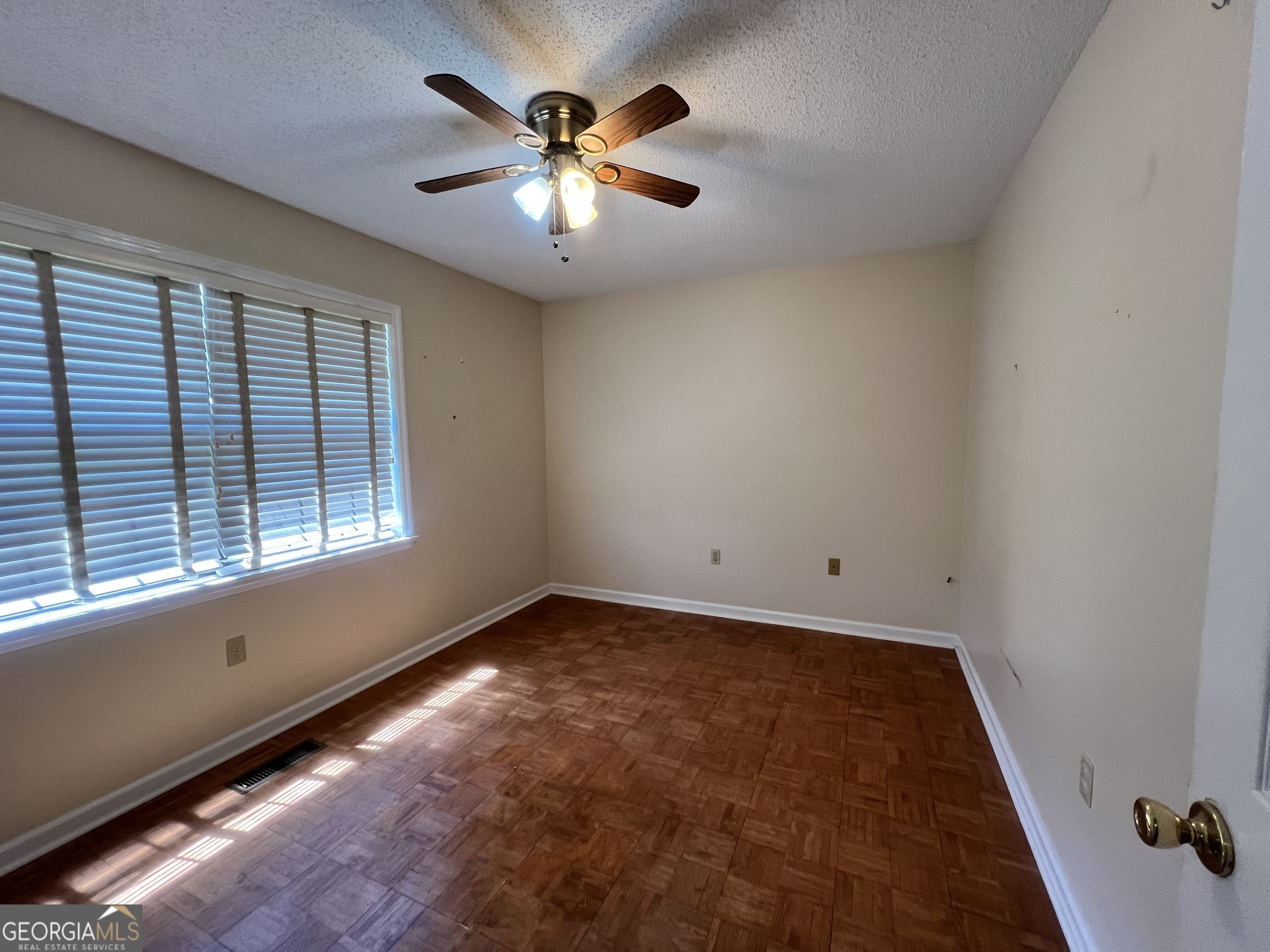906 Mcallister Drive Property Photo 7