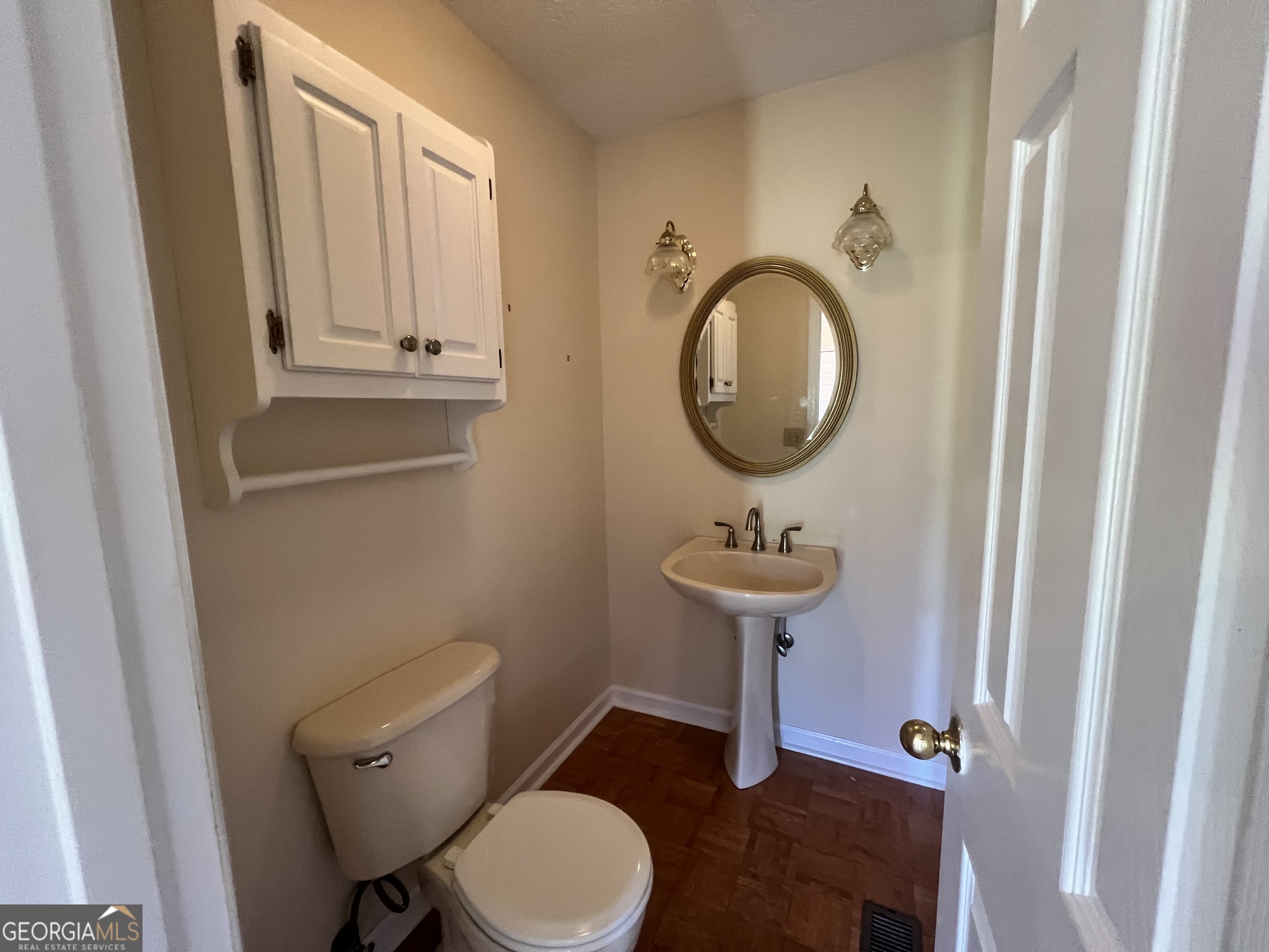 906 Mcallister Drive Property Photo 8