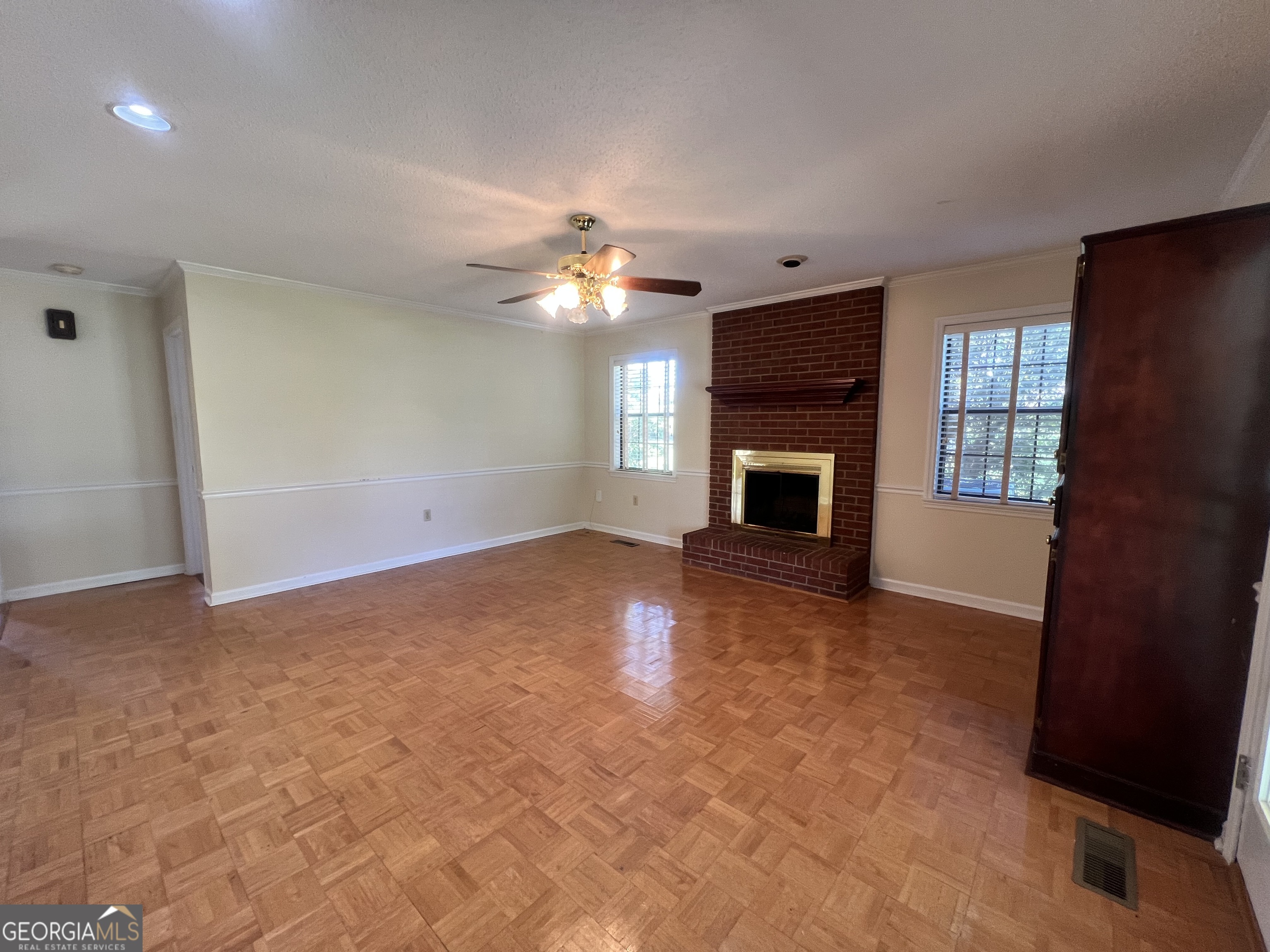 906 Mcallister Drive Property Photo 10
