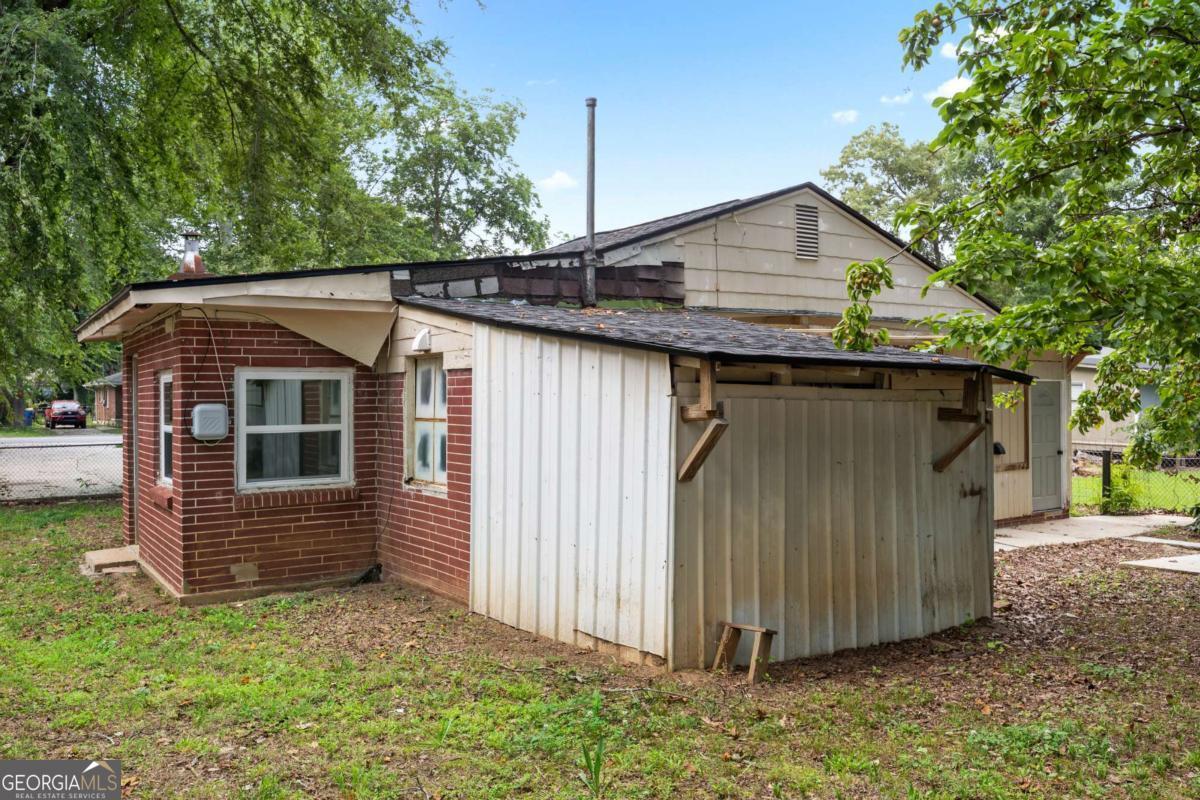953 South Avenue Property Photo 27