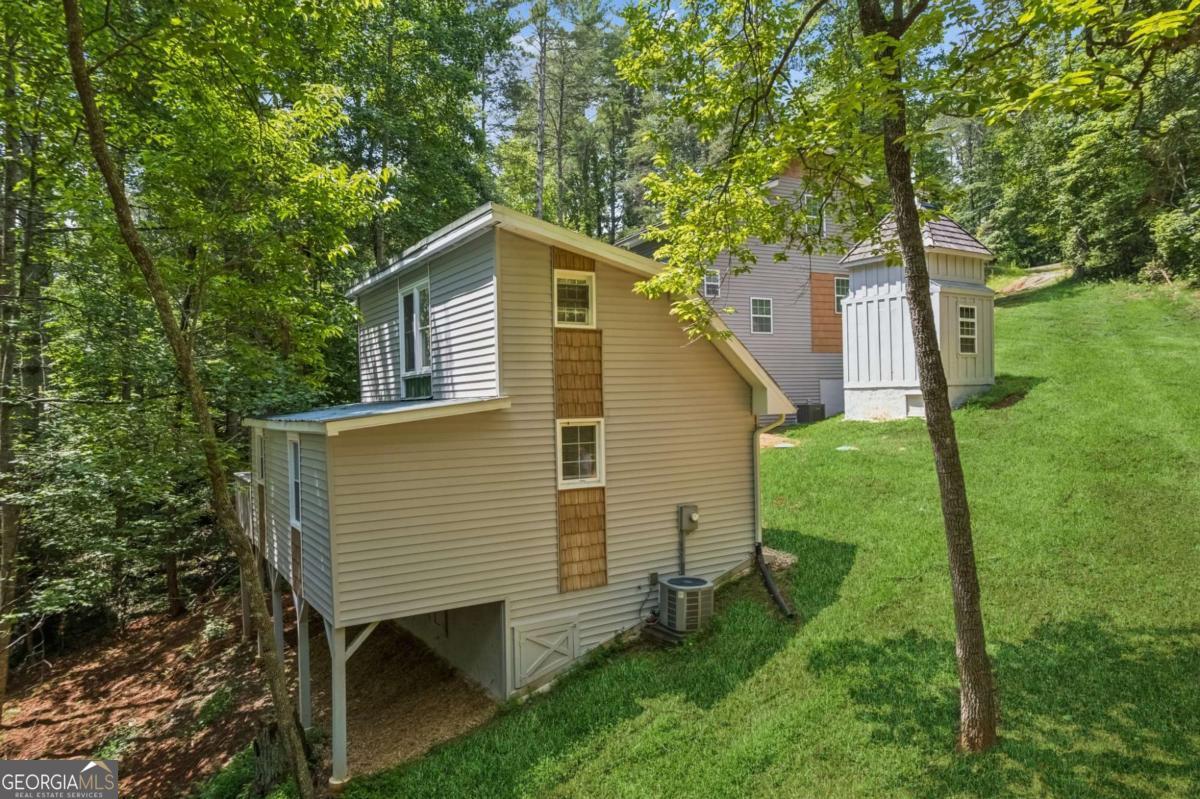 375 Deerfield Drive Property Photo 8