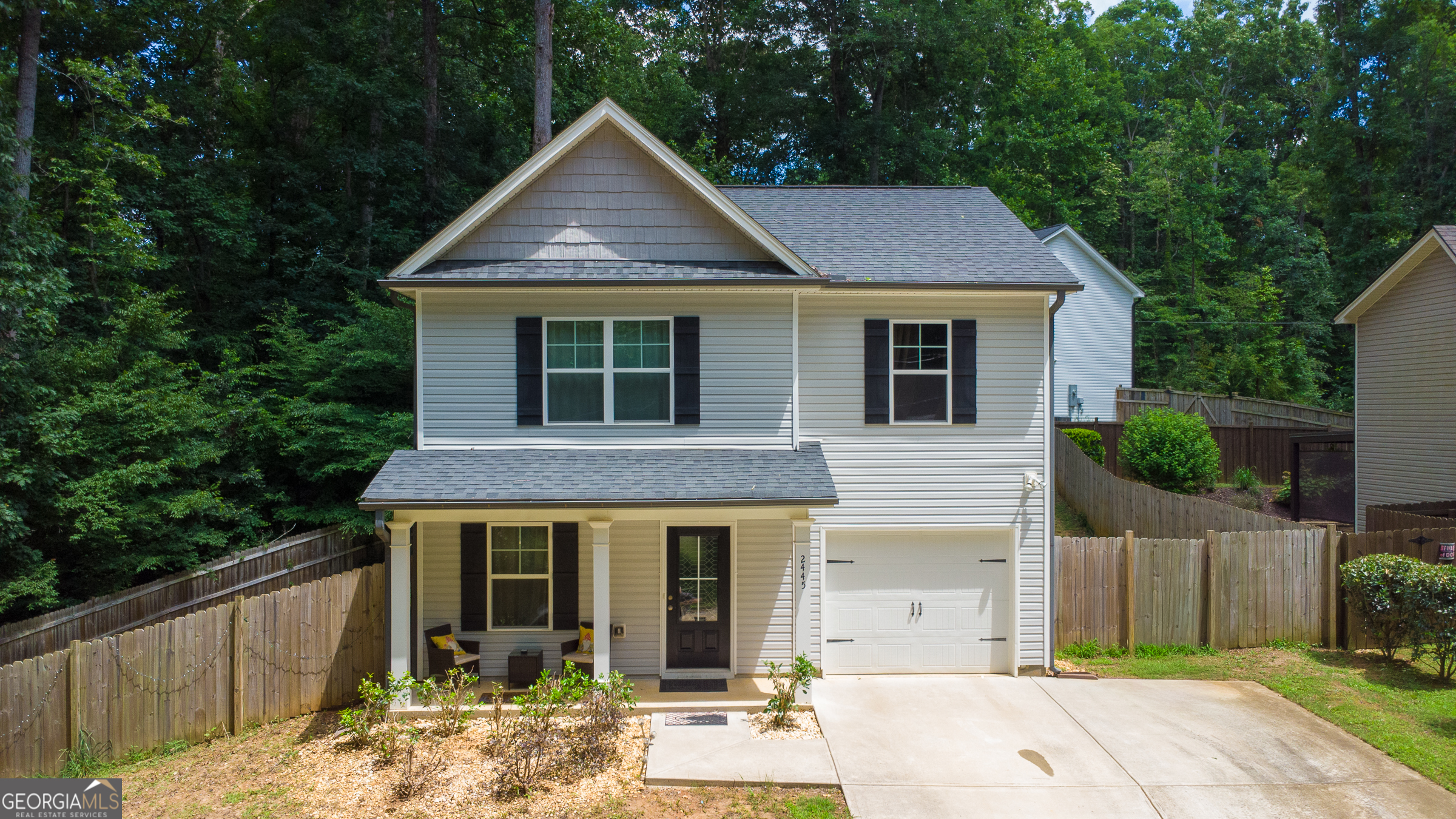 2445 Fleetwood Drive Property Photo 1