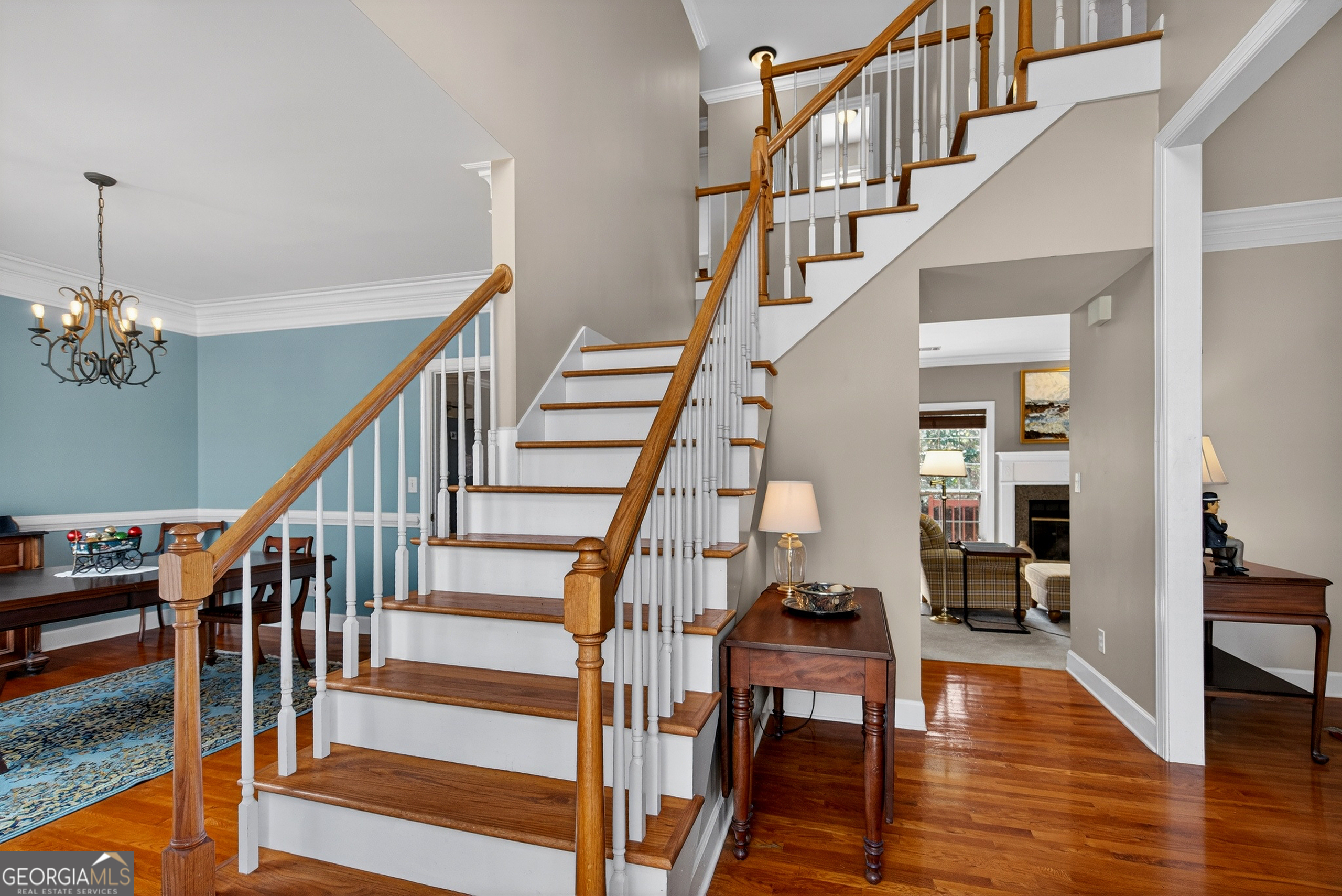 102 Cameron Pointe Drive Property Photo 4
