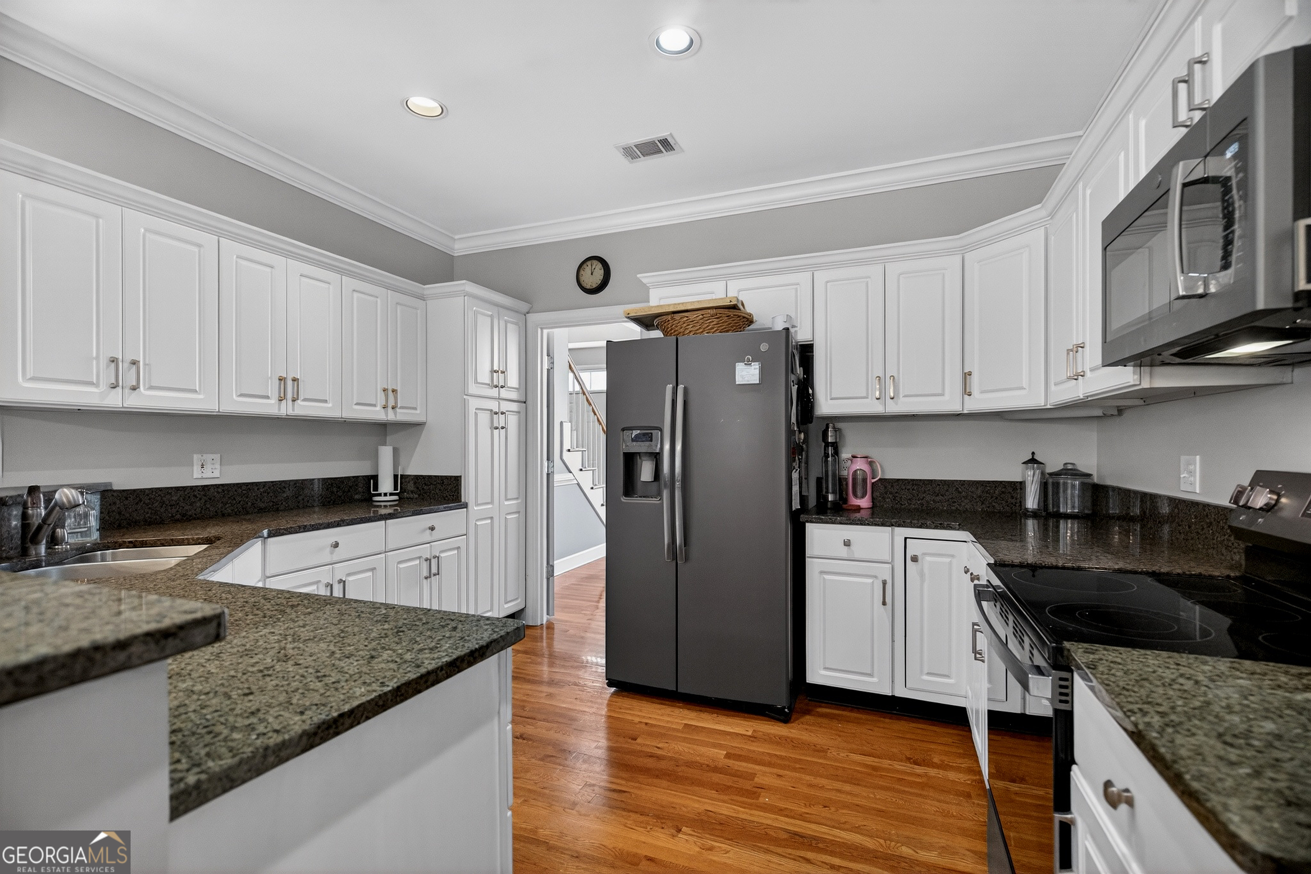 102 Cameron Pointe Drive Property Photo 11